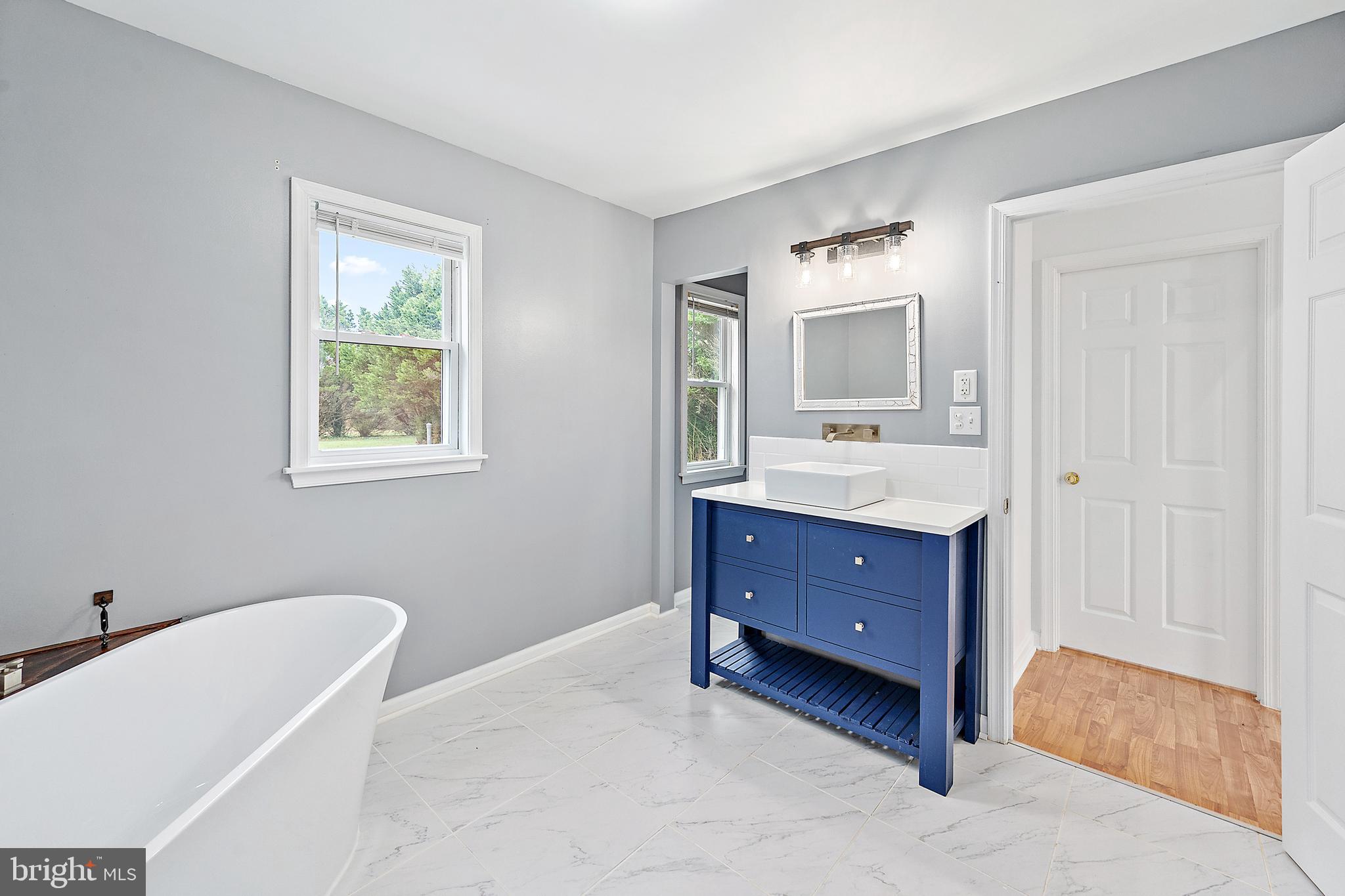 WESTERN FIELD - Residential