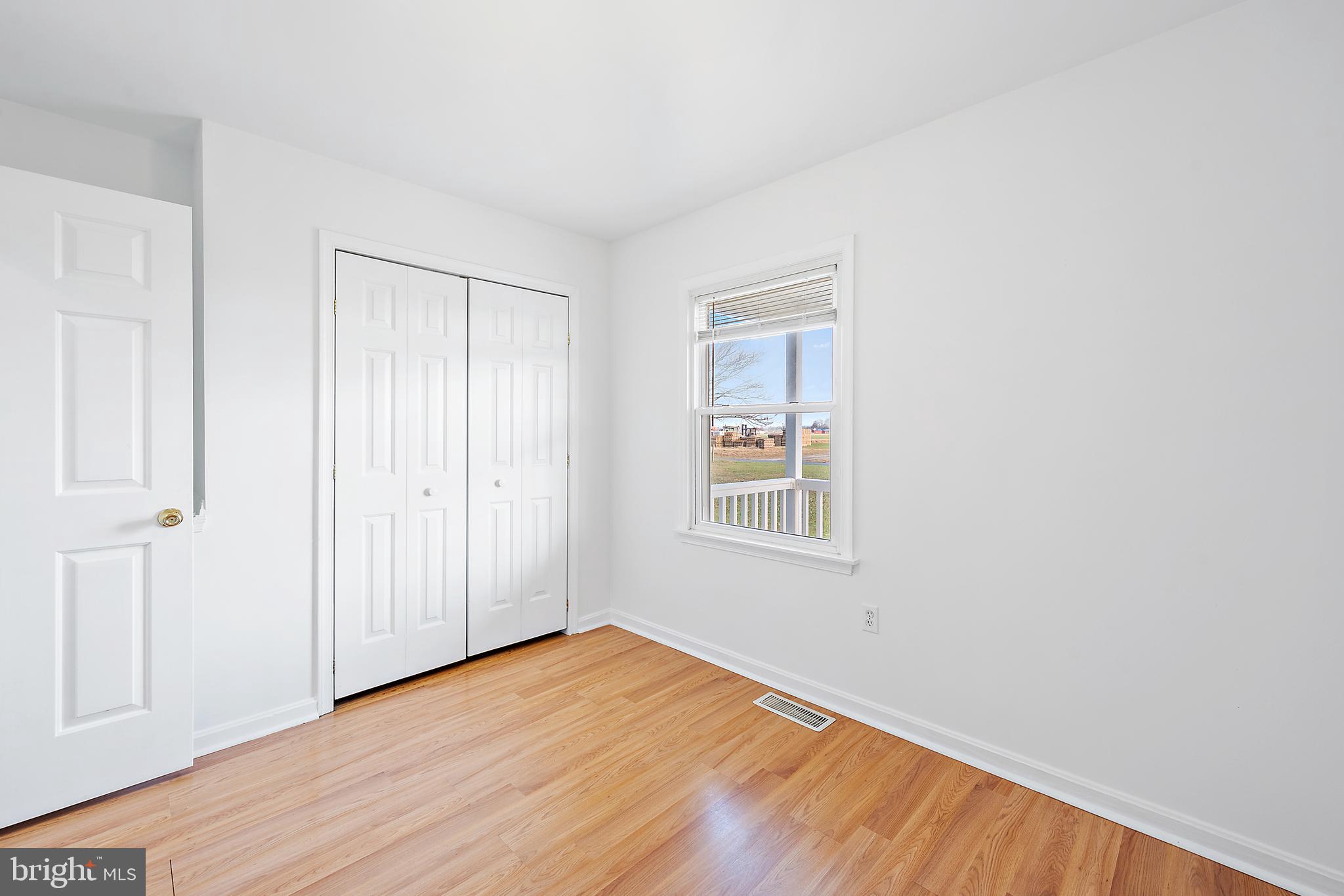 WESTERN FIELD - Residential