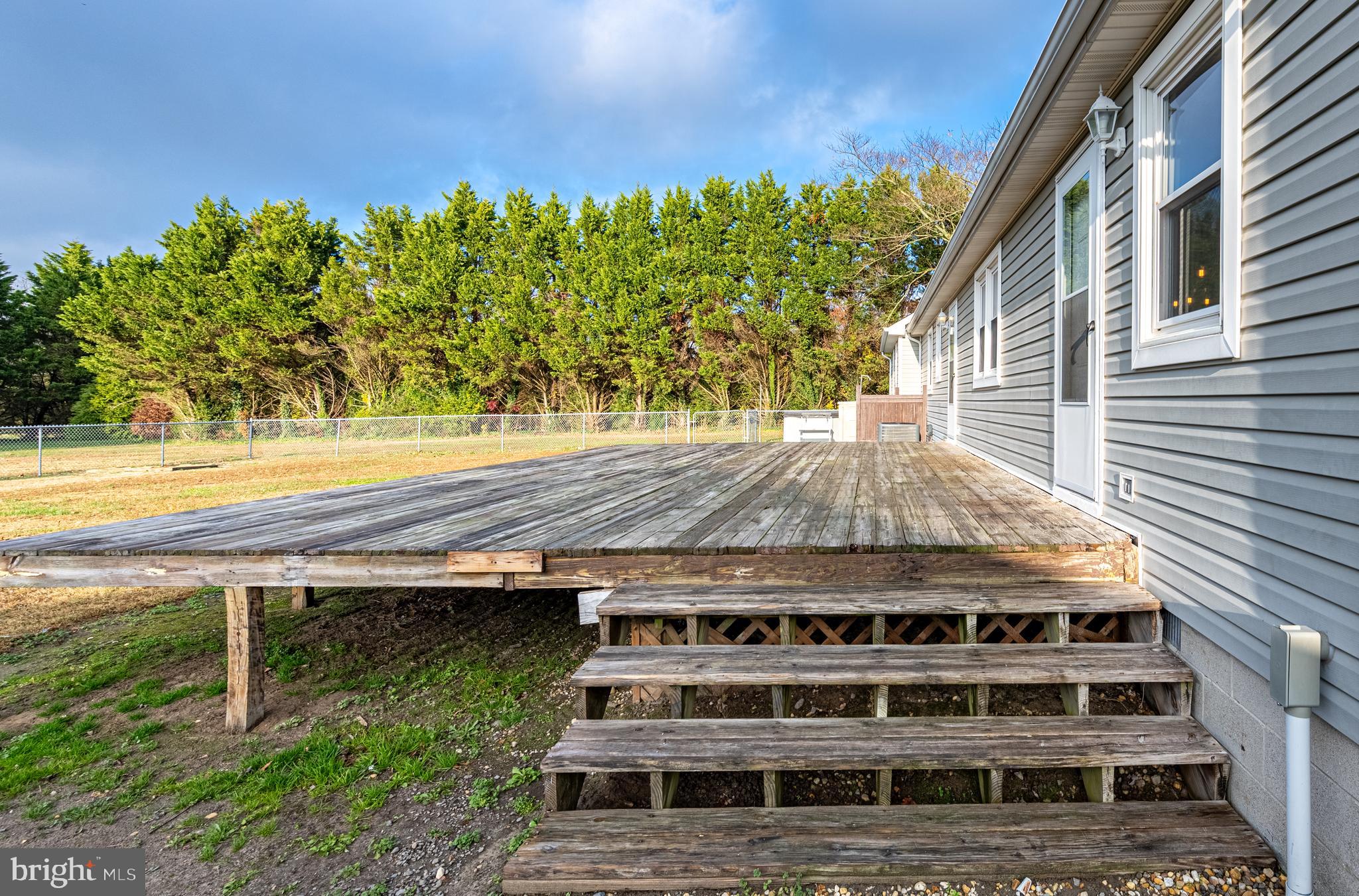 WESTERN FIELD - Residential