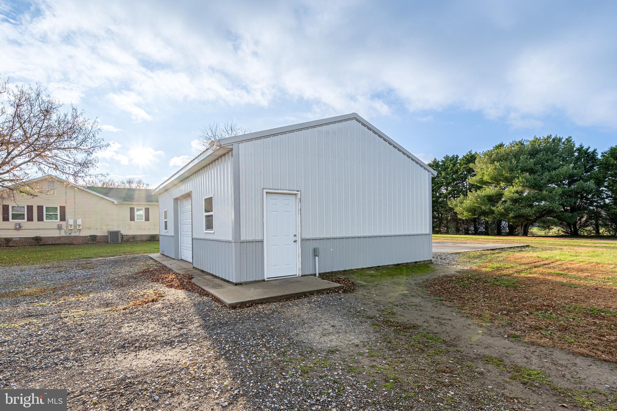 WESTERN FIELD - Residential