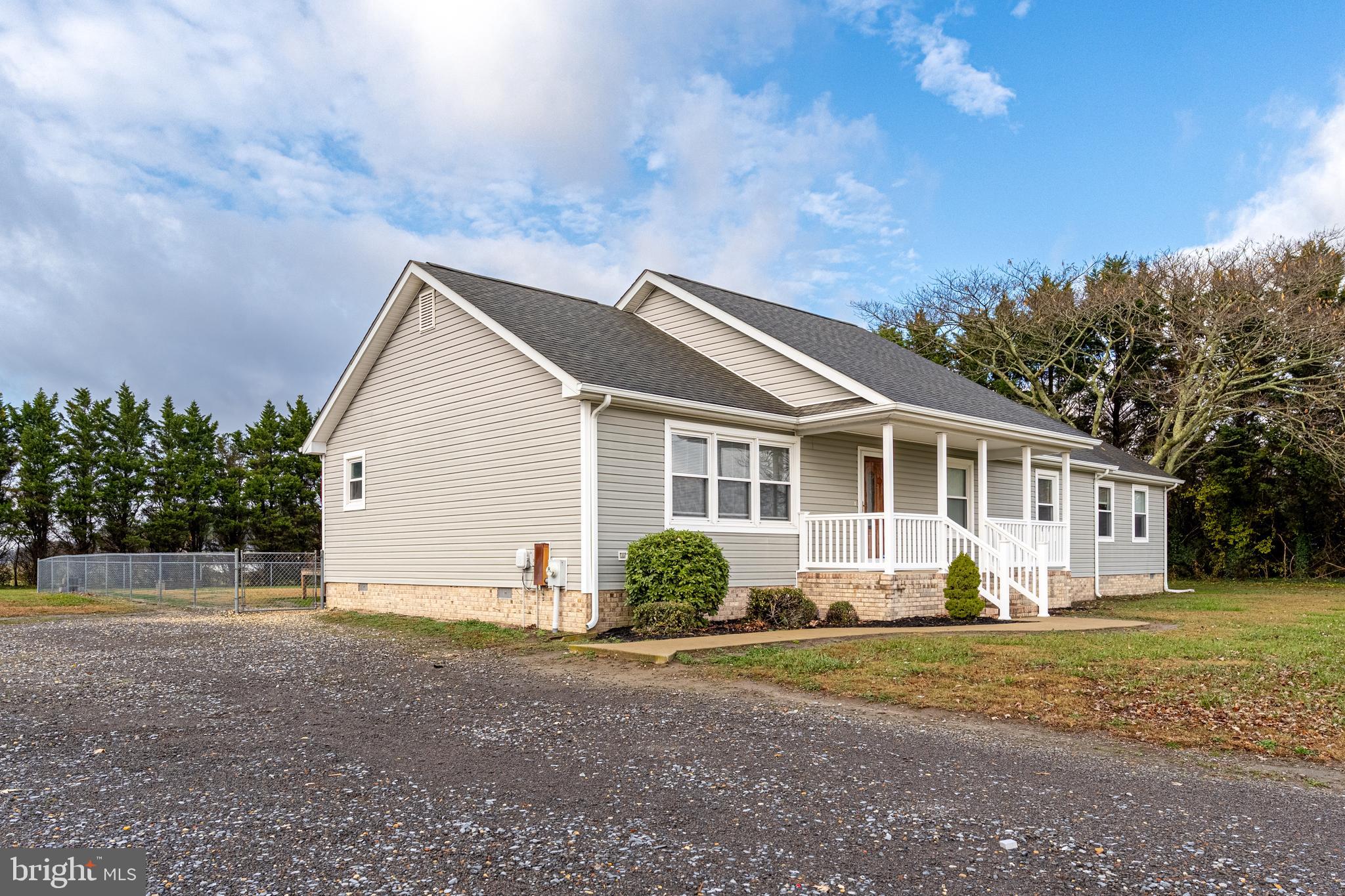 WESTERN FIELD - Residential