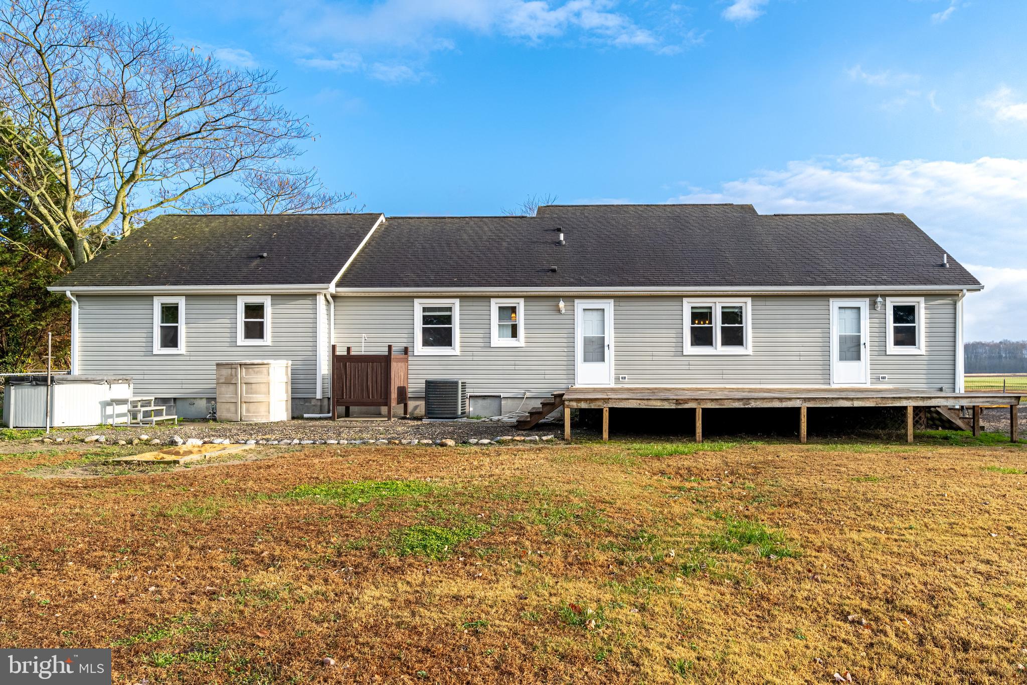 WESTERN FIELD - Residential