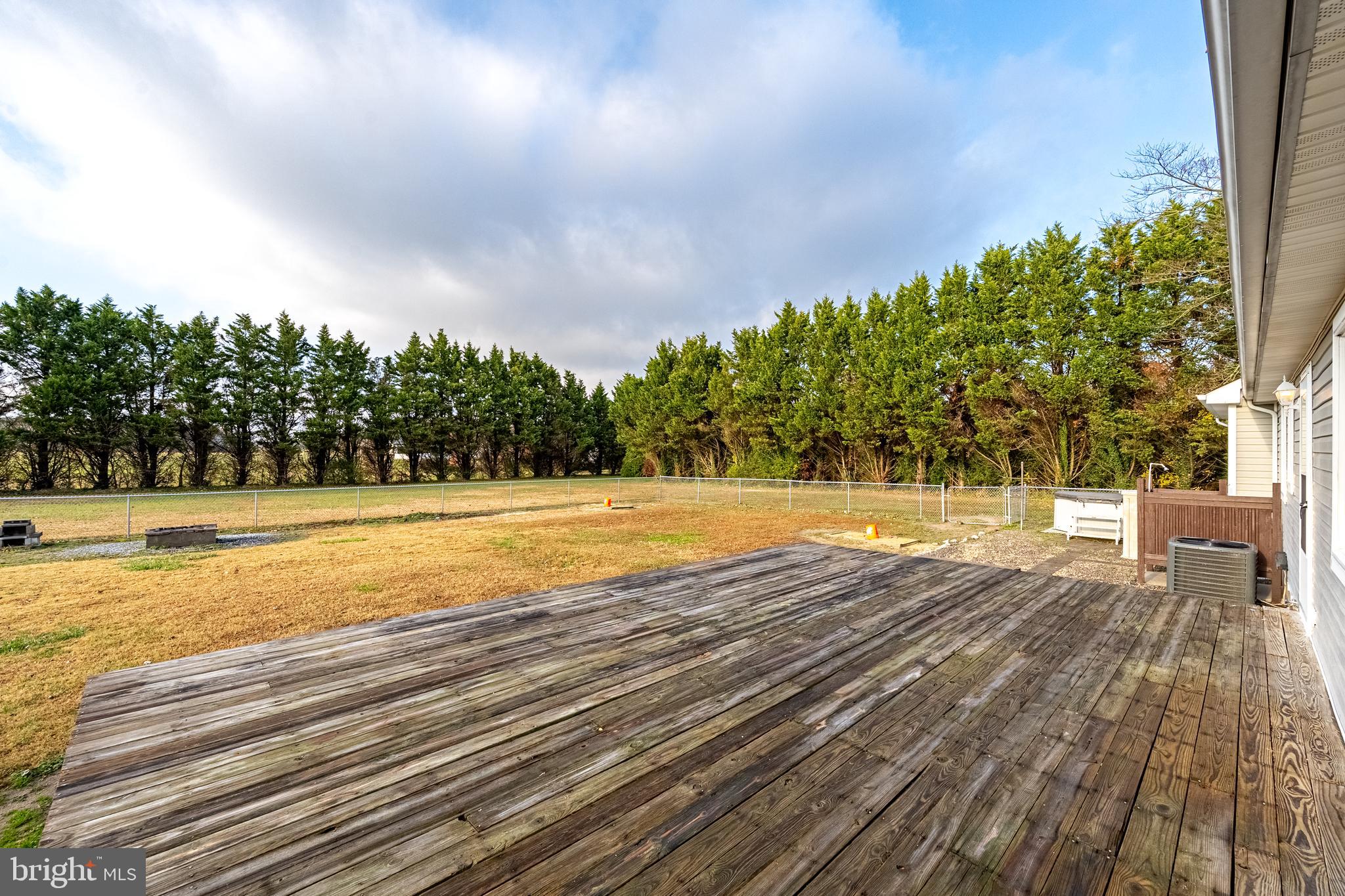 WESTERN FIELD - Residential