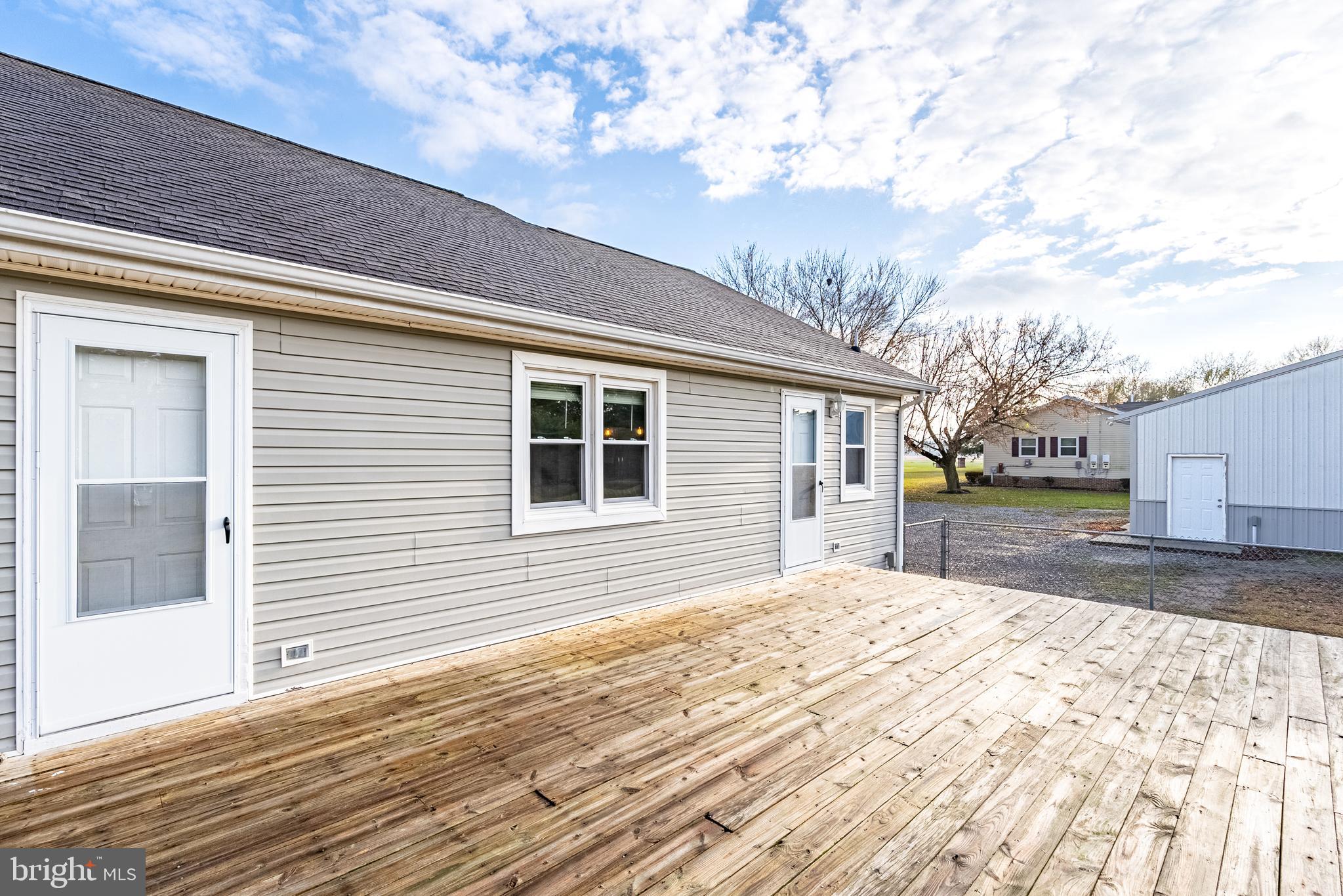 WESTERN FIELD - Residential