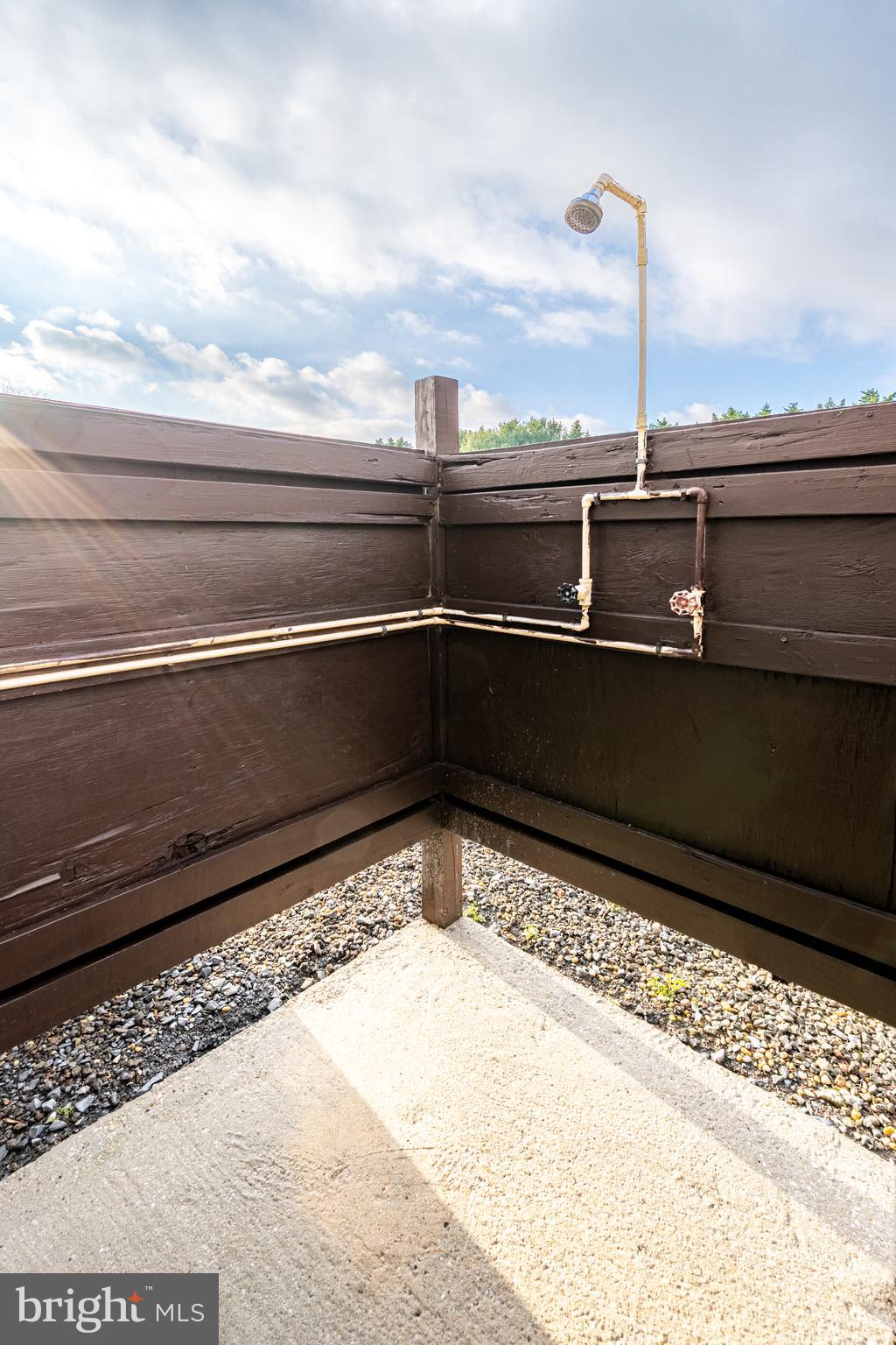 WESTERN FIELD - Residential