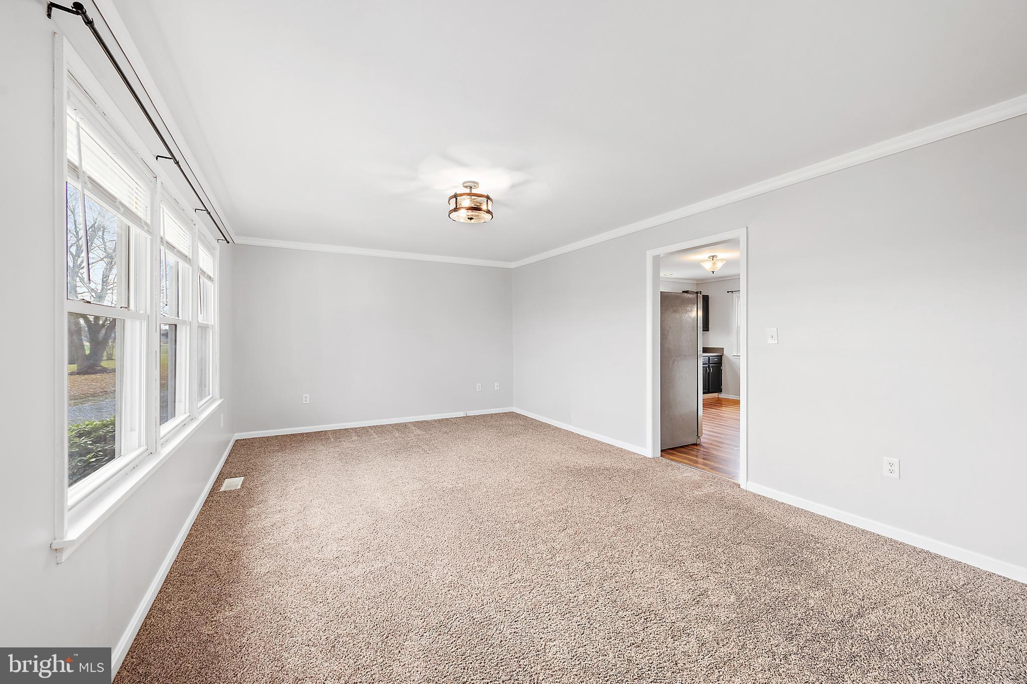 WESTERN FIELD - Residential