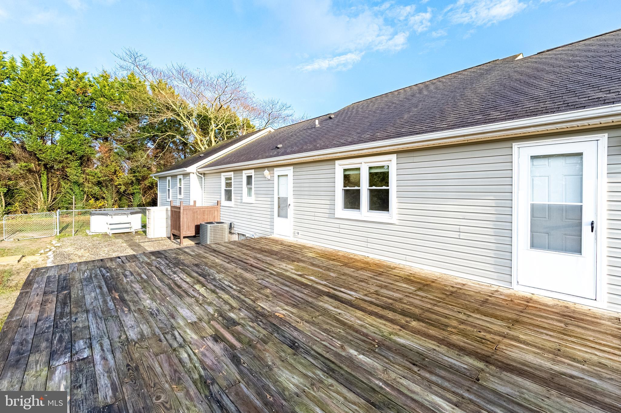 WESTERN FIELD - Residential