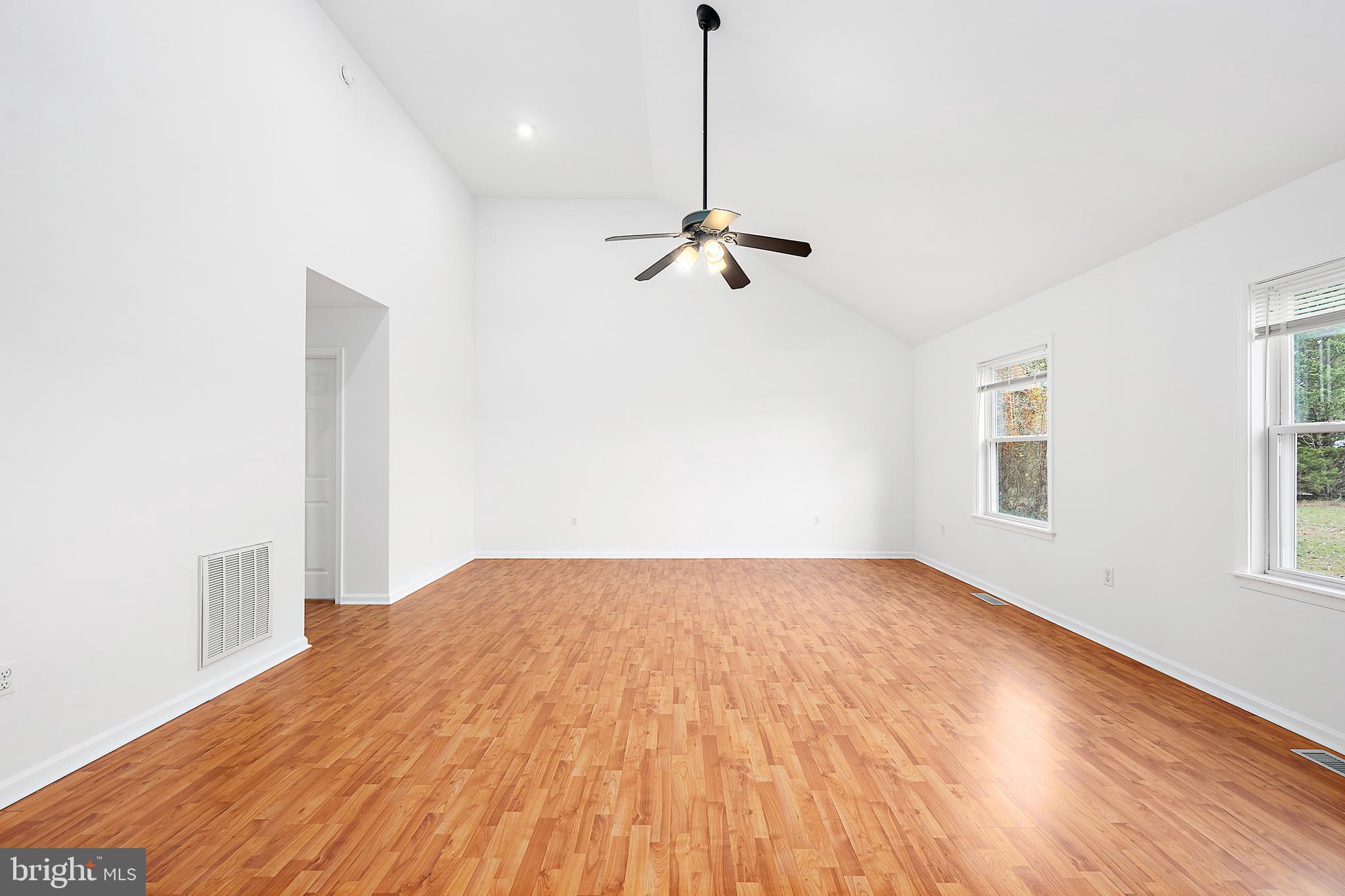 WESTERN FIELD - Residential