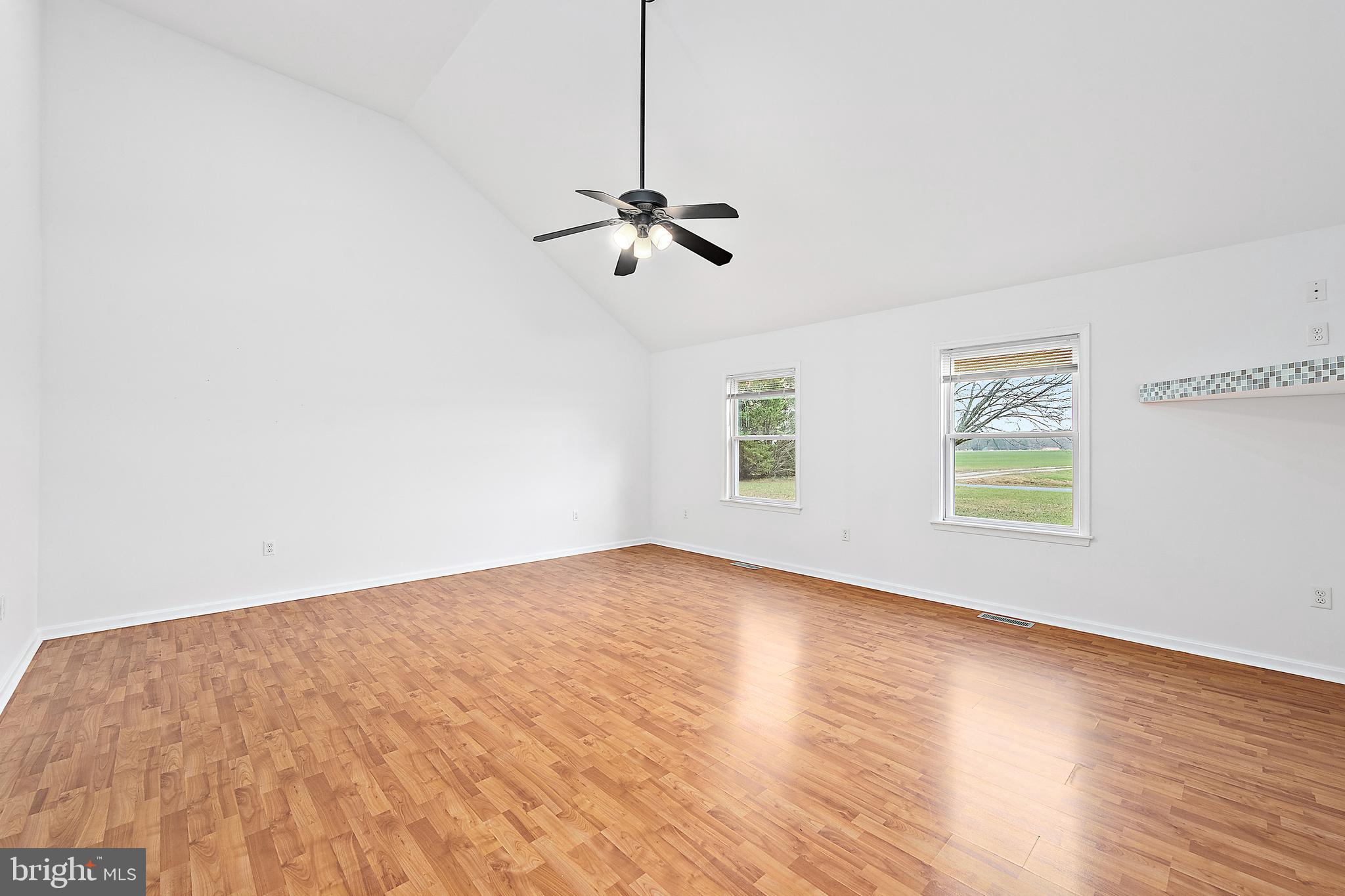 WESTERN FIELD - Residential