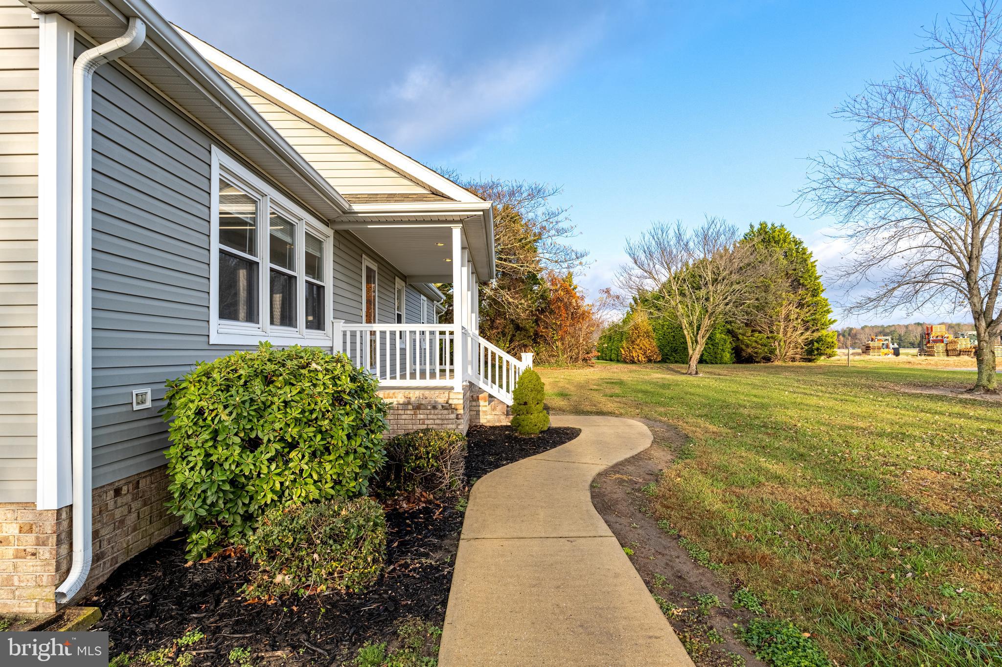 WESTERN FIELD - Residential