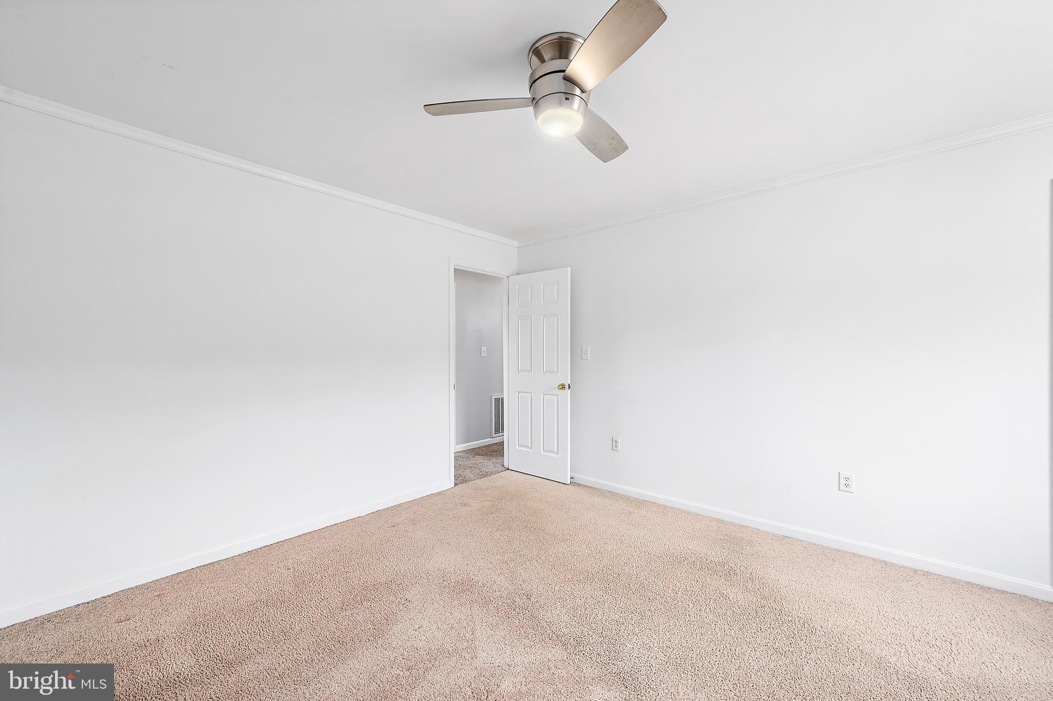 WESTERN FIELD - Residential