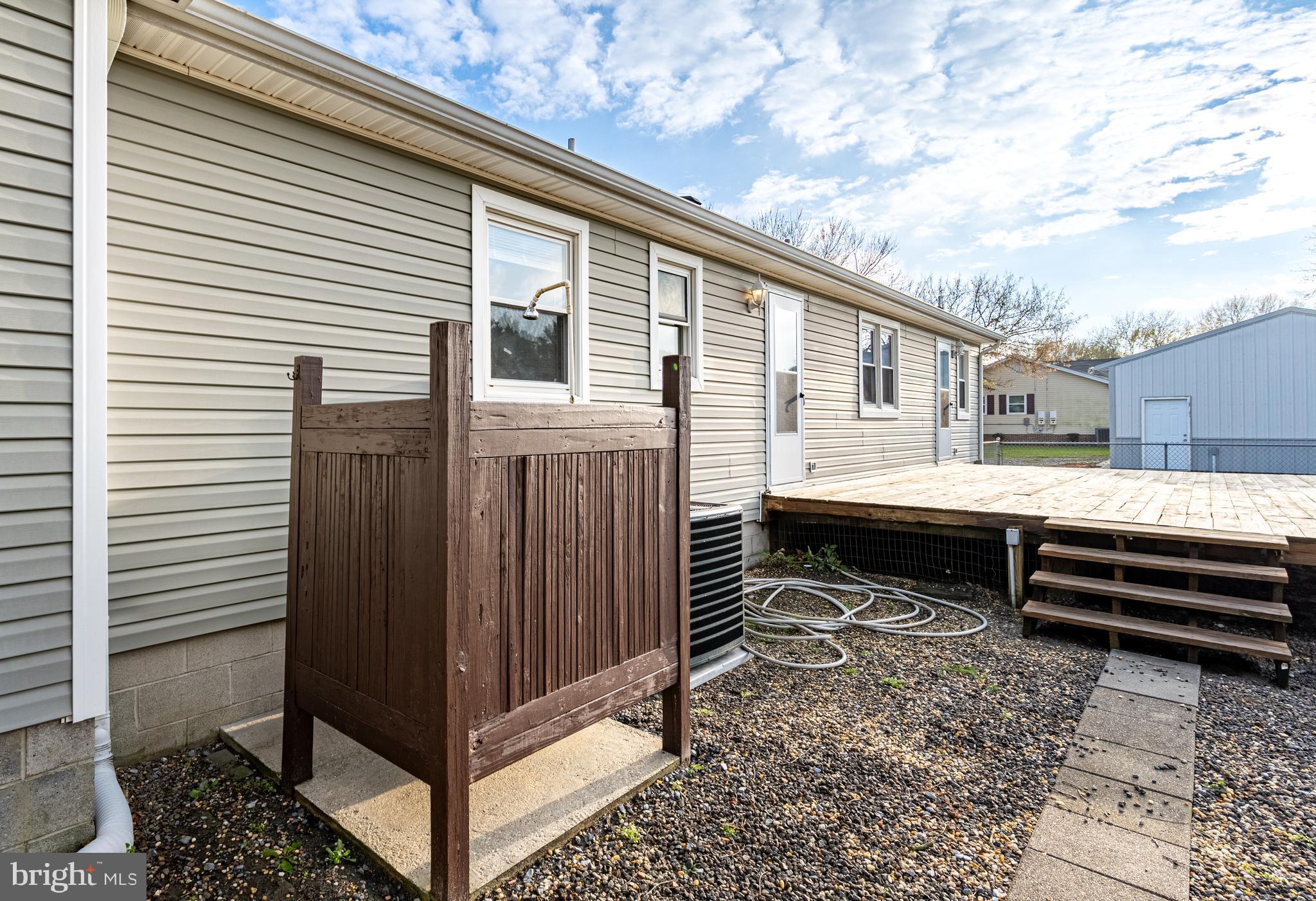 WESTERN FIELD - Residential