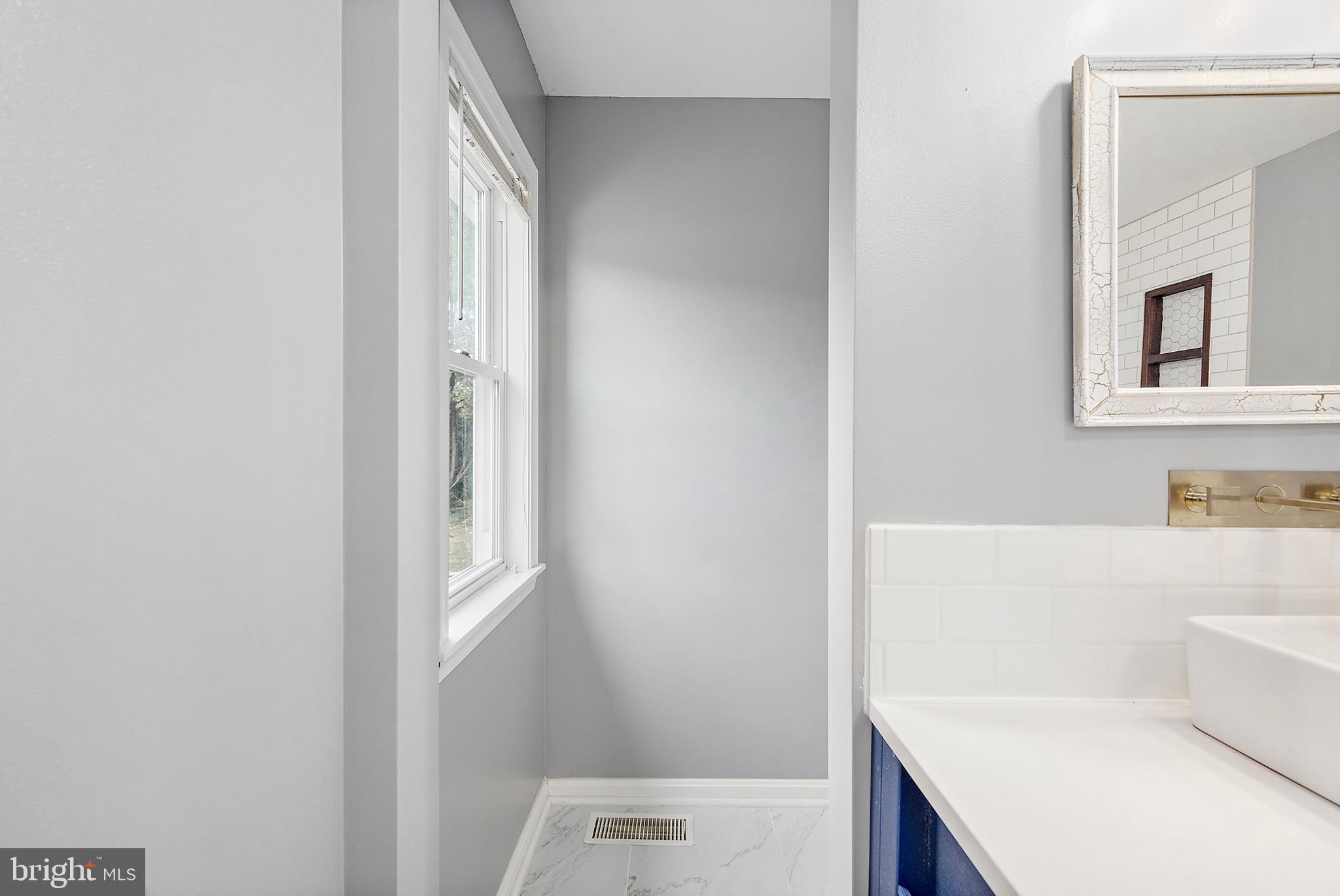 WESTERN FIELD - Residential