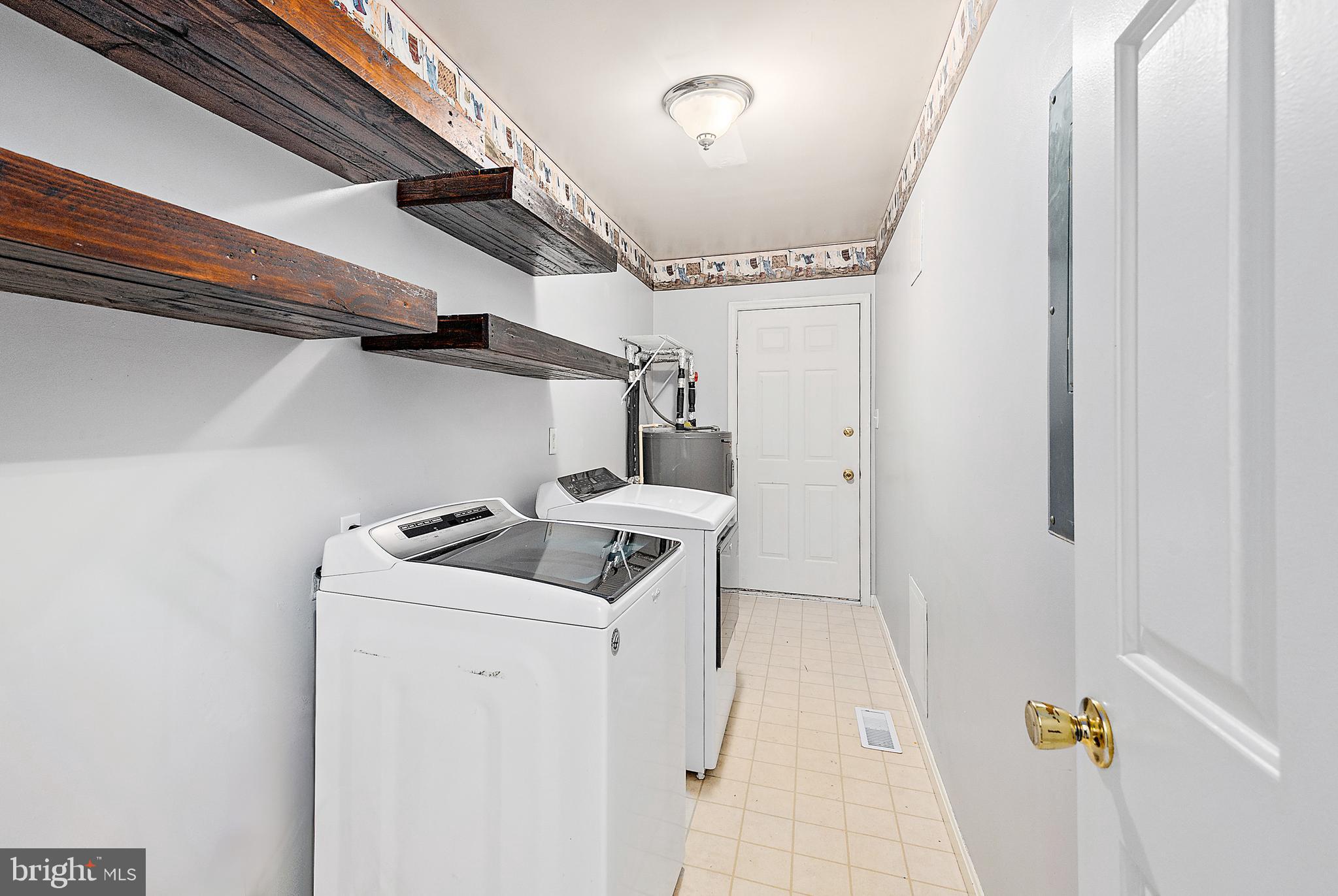 WESTERN FIELD - Residential