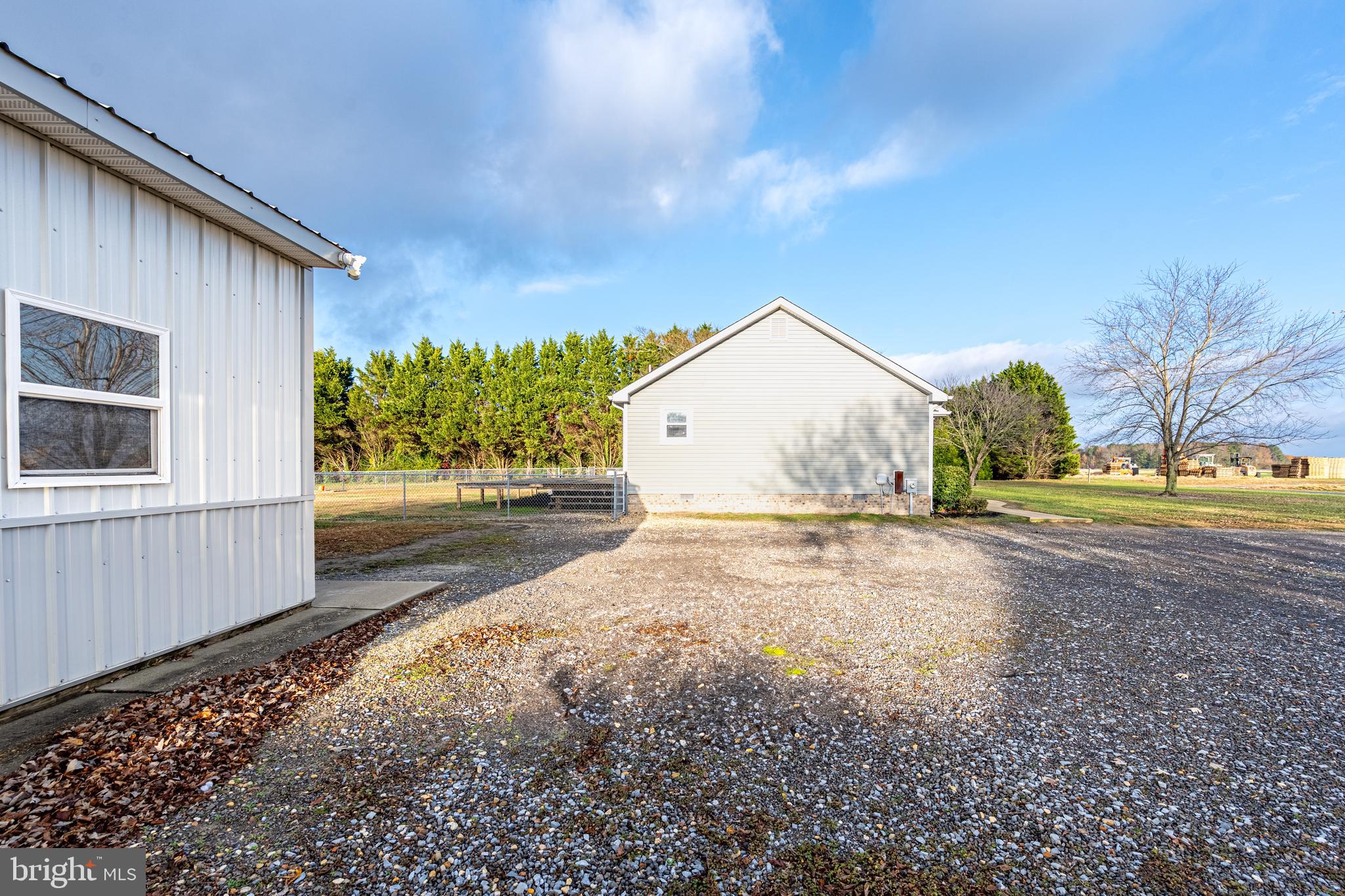 WESTERN FIELD - Residential