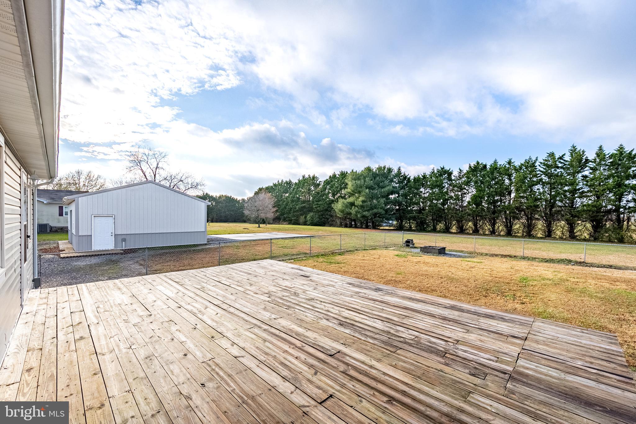 WESTERN FIELD - Residential