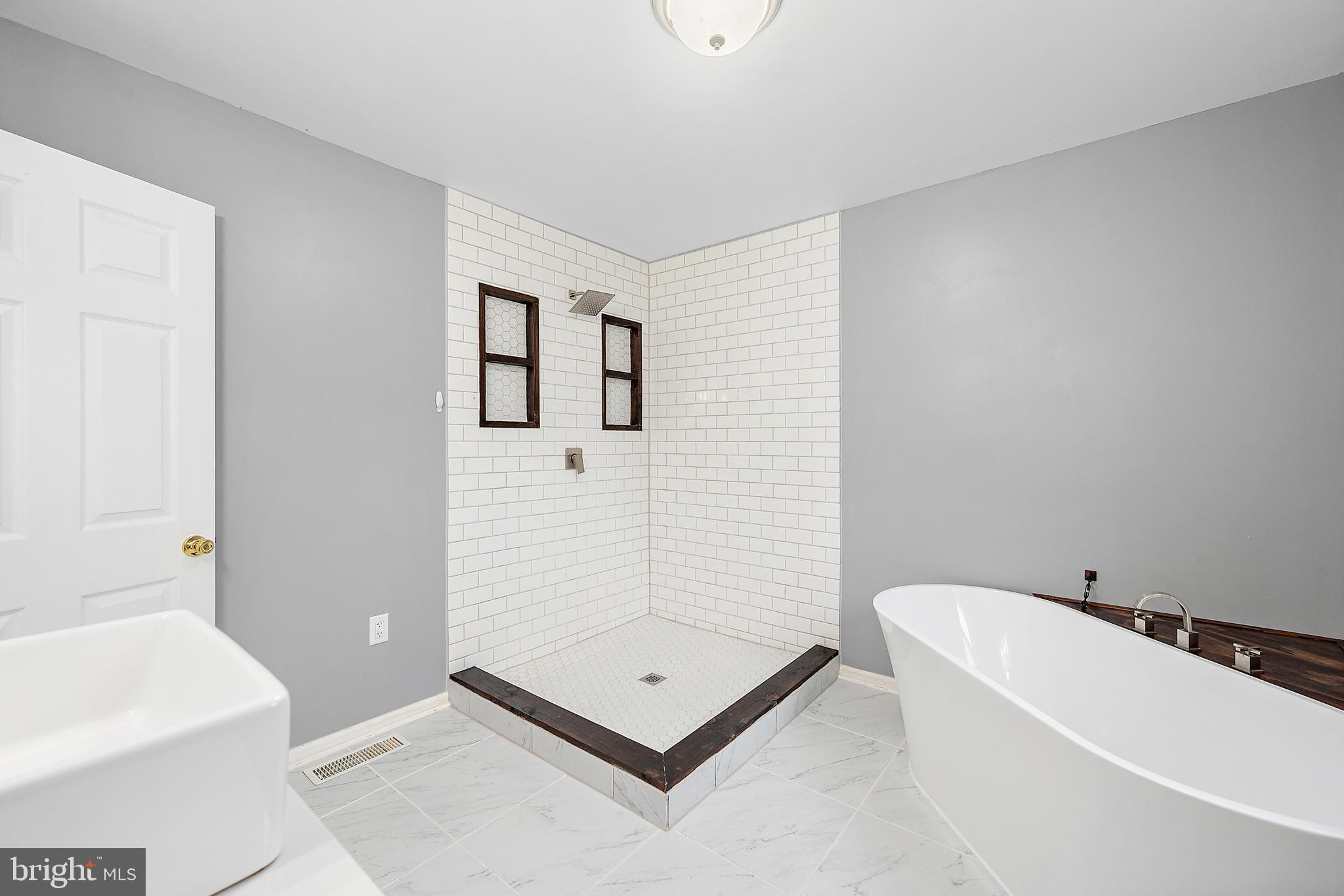 WESTERN FIELD - Residential