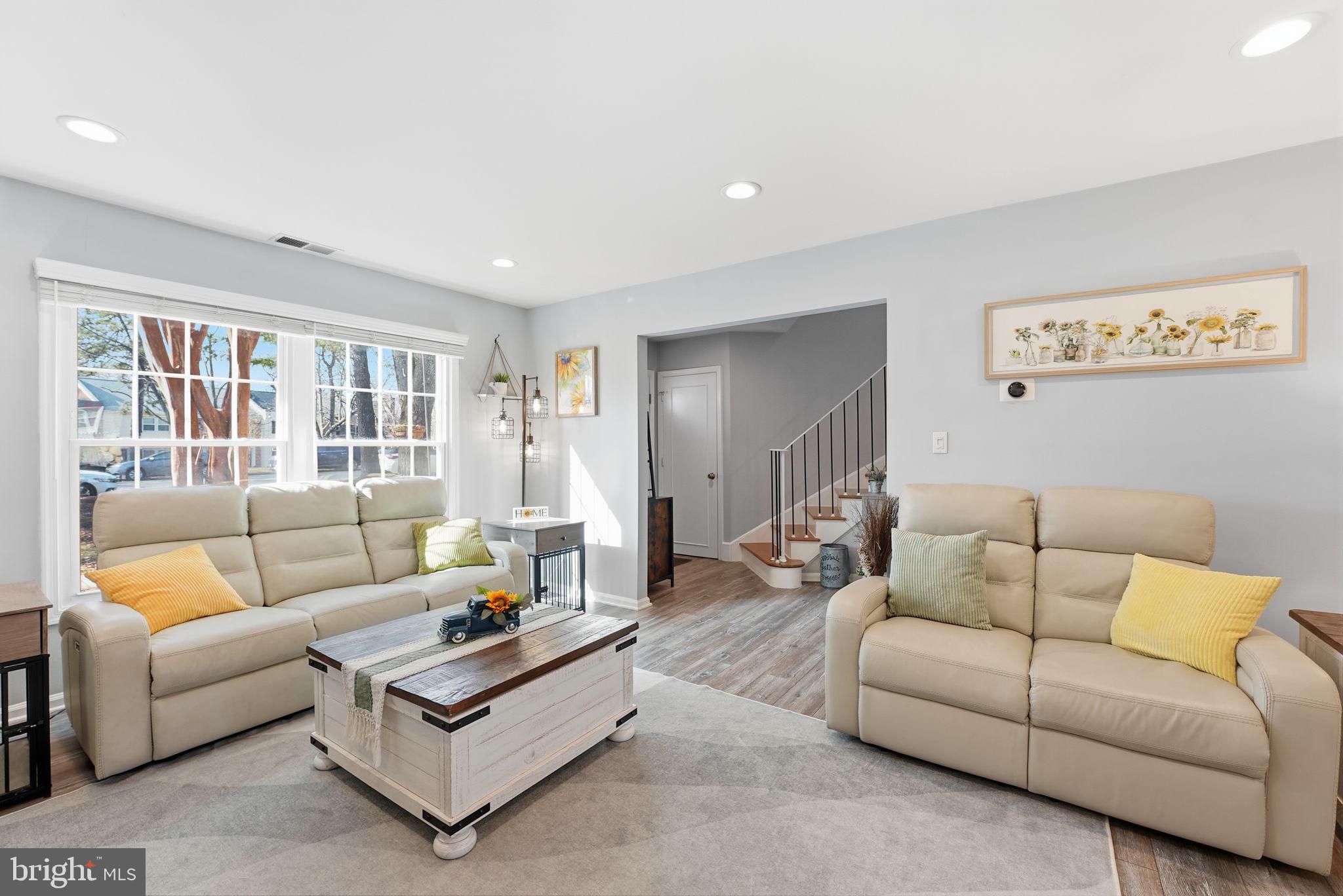 8142 CARRLEIGH PARKWAY 126