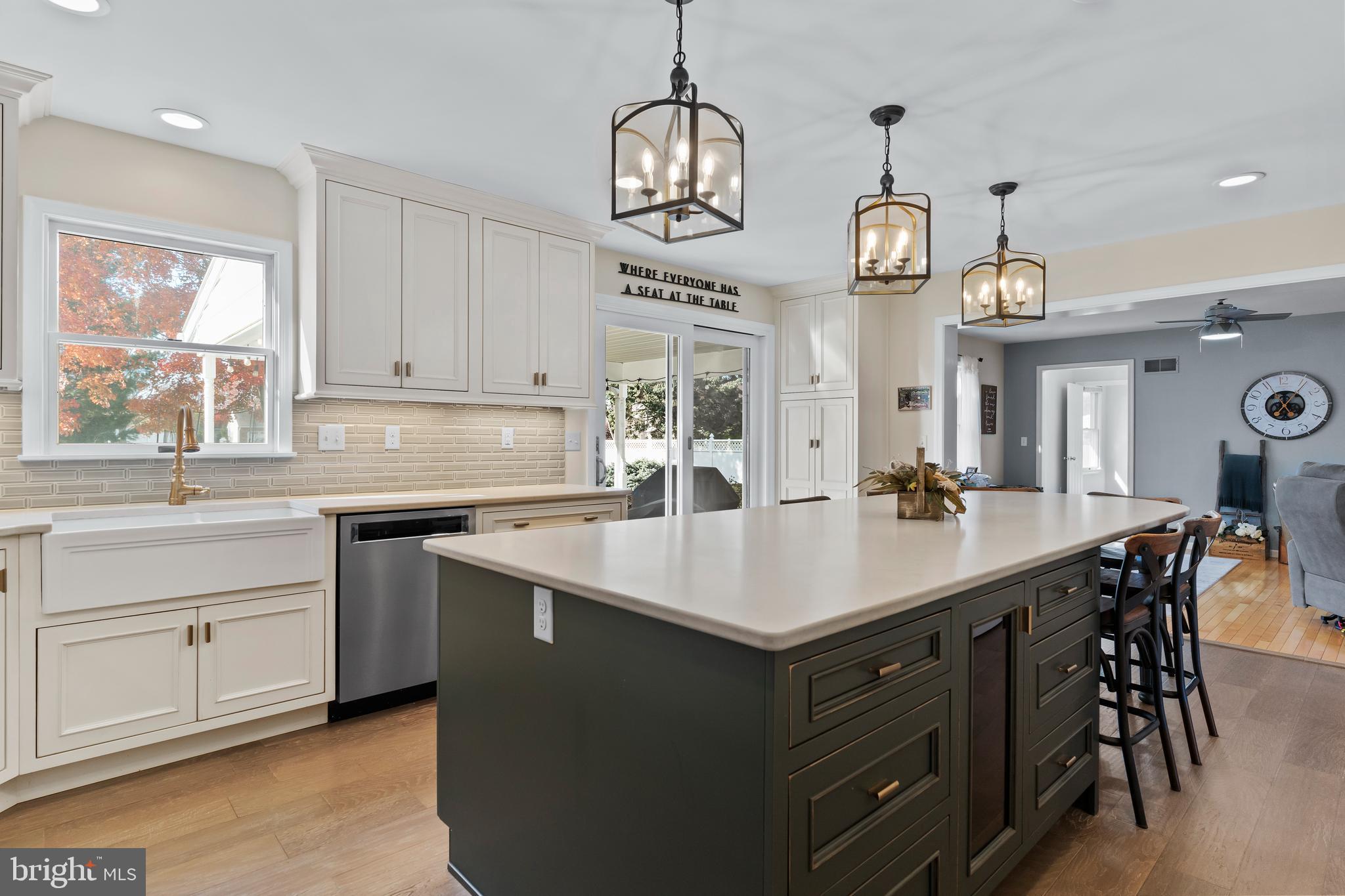 53 BOURBON RED DRIVE