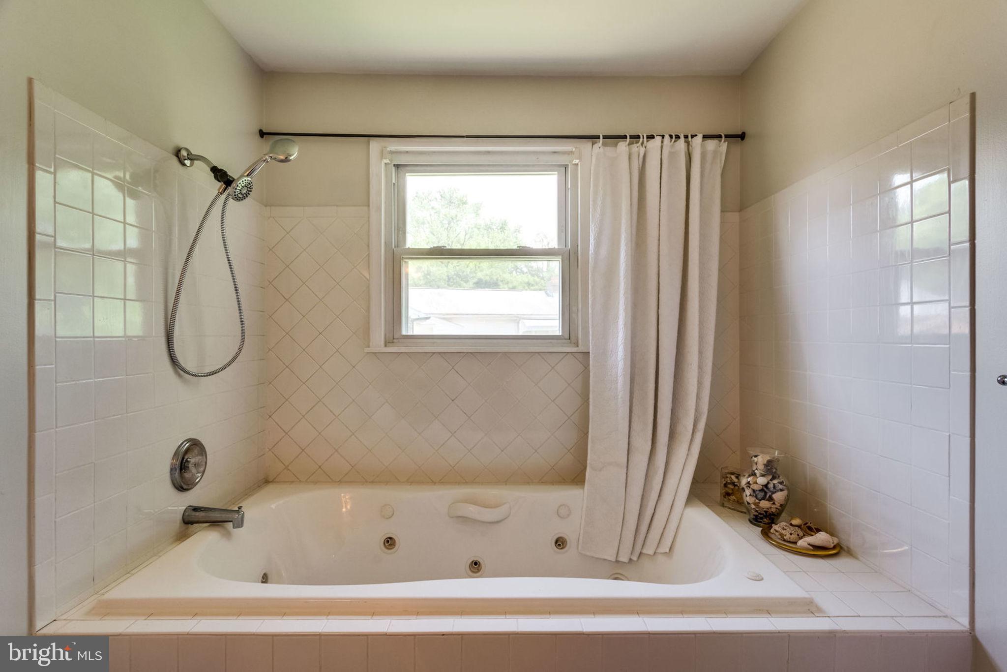 VIRGINIA HILLS - Residential