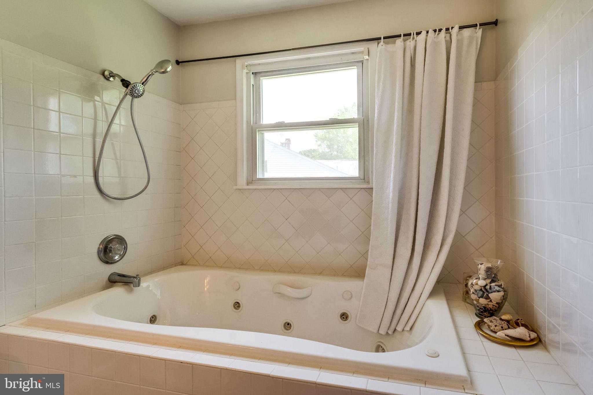 VIRGINIA HILLS - Residential