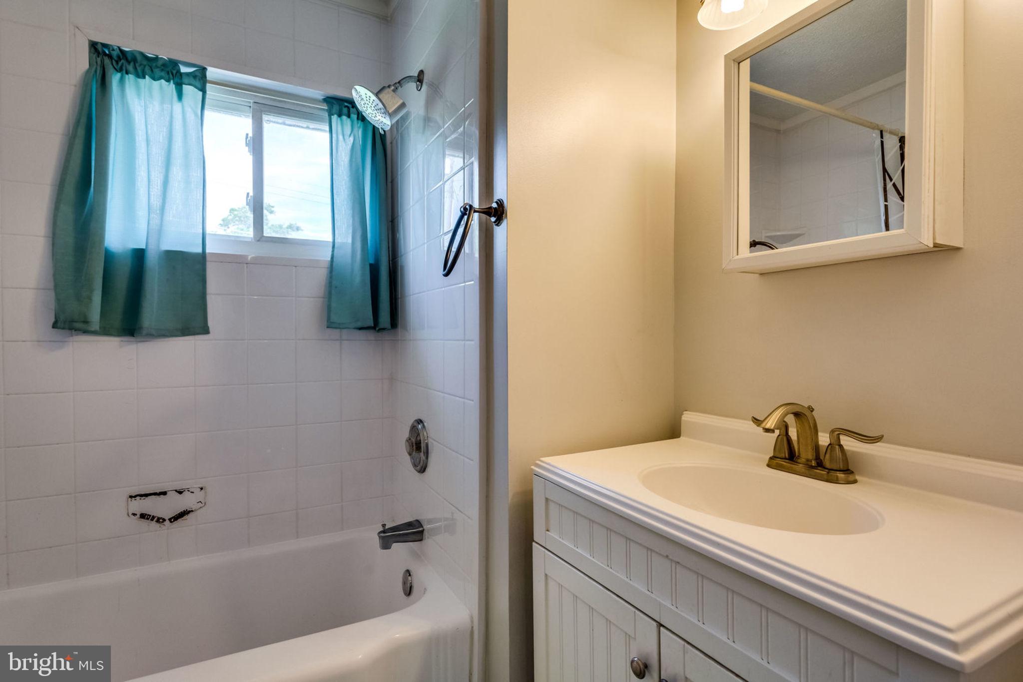 VIRGINIA HILLS - Residential