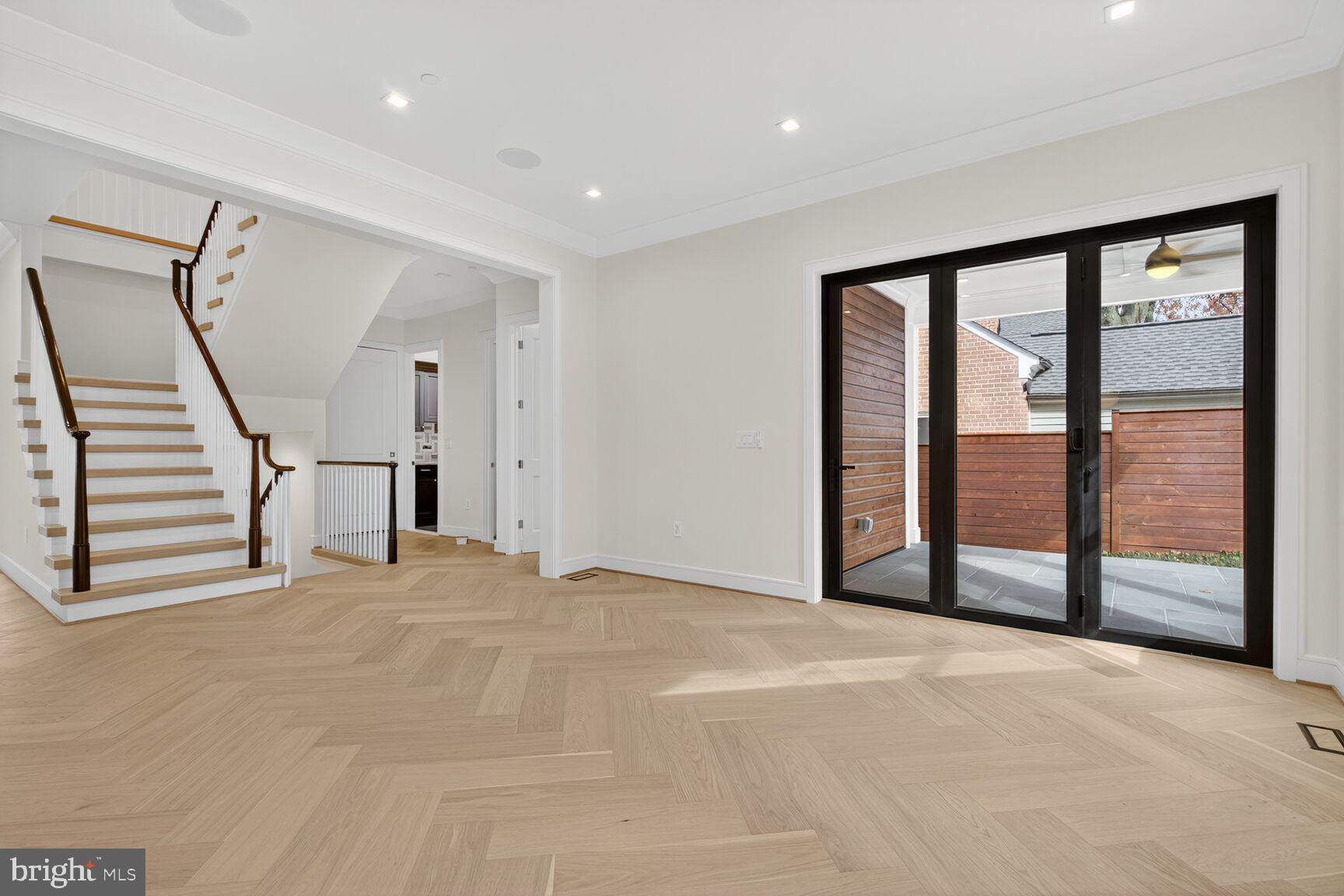 CHEVY CHASE VILLAGE - Residential