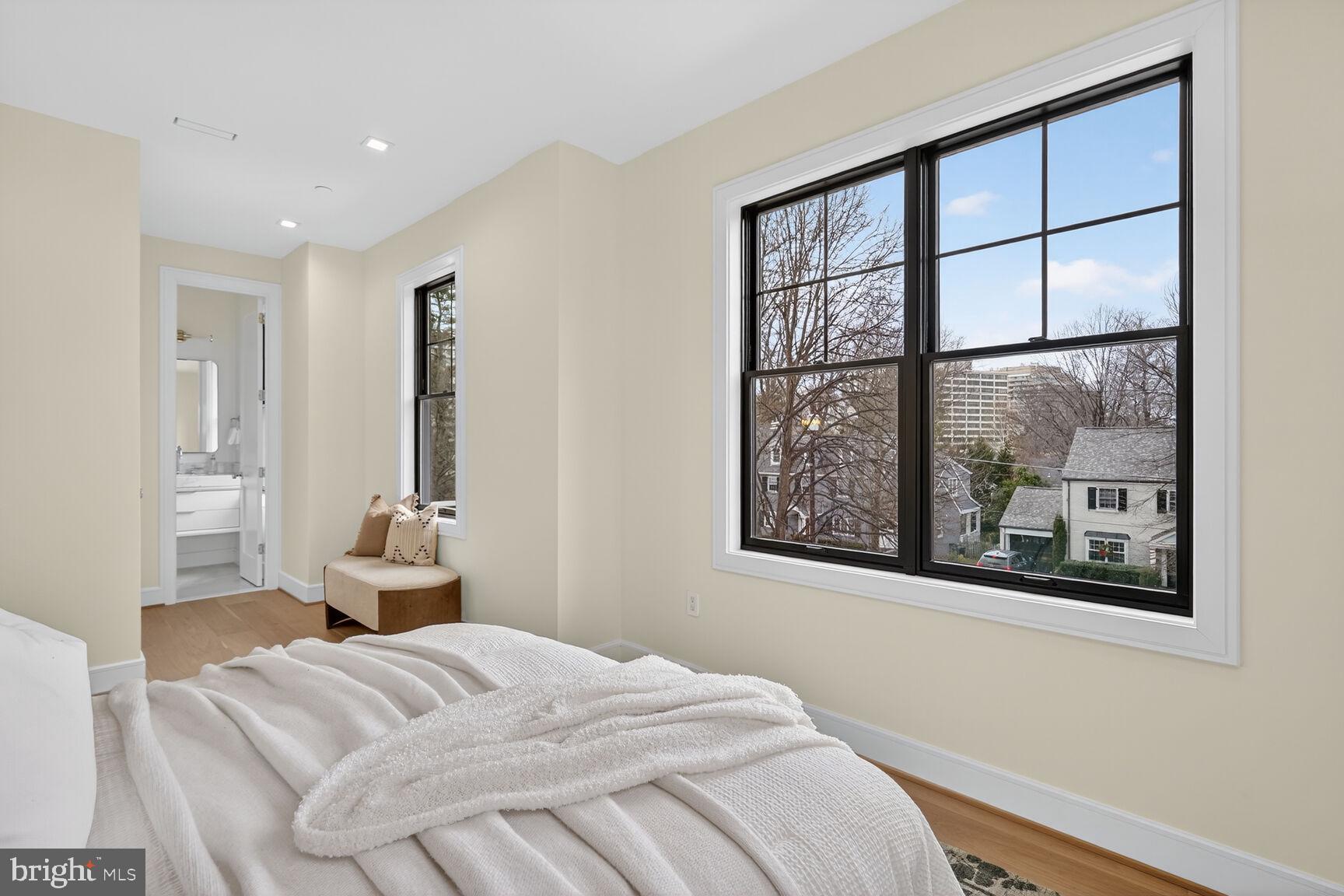 CHEVY CHASE VILLAGE - Residential