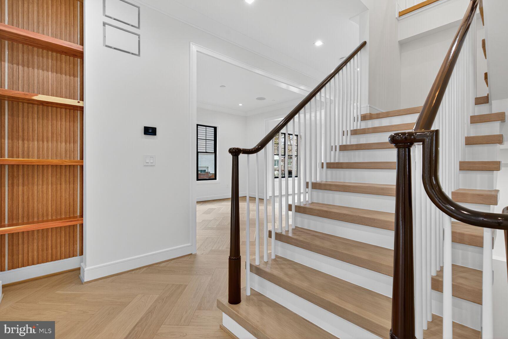 CHEVY CHASE VILLAGE - Residential