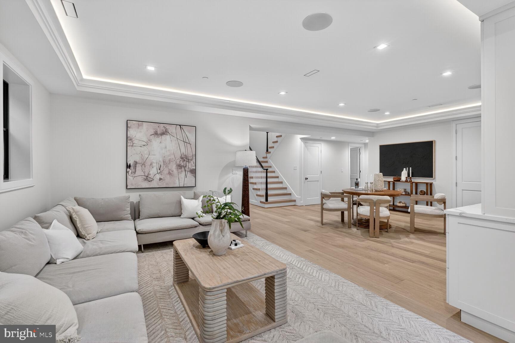 CHEVY CHASE VILLAGE - Residential