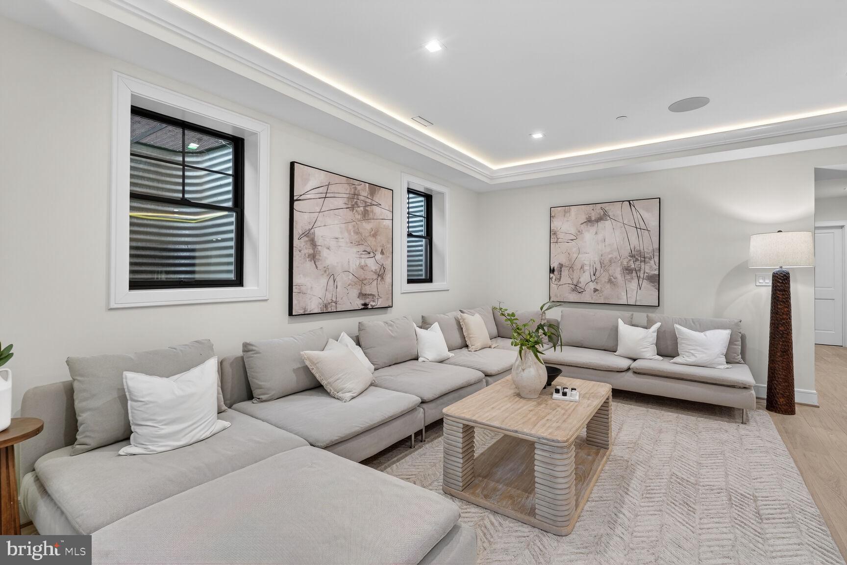 CHEVY CHASE VILLAGE - Residential