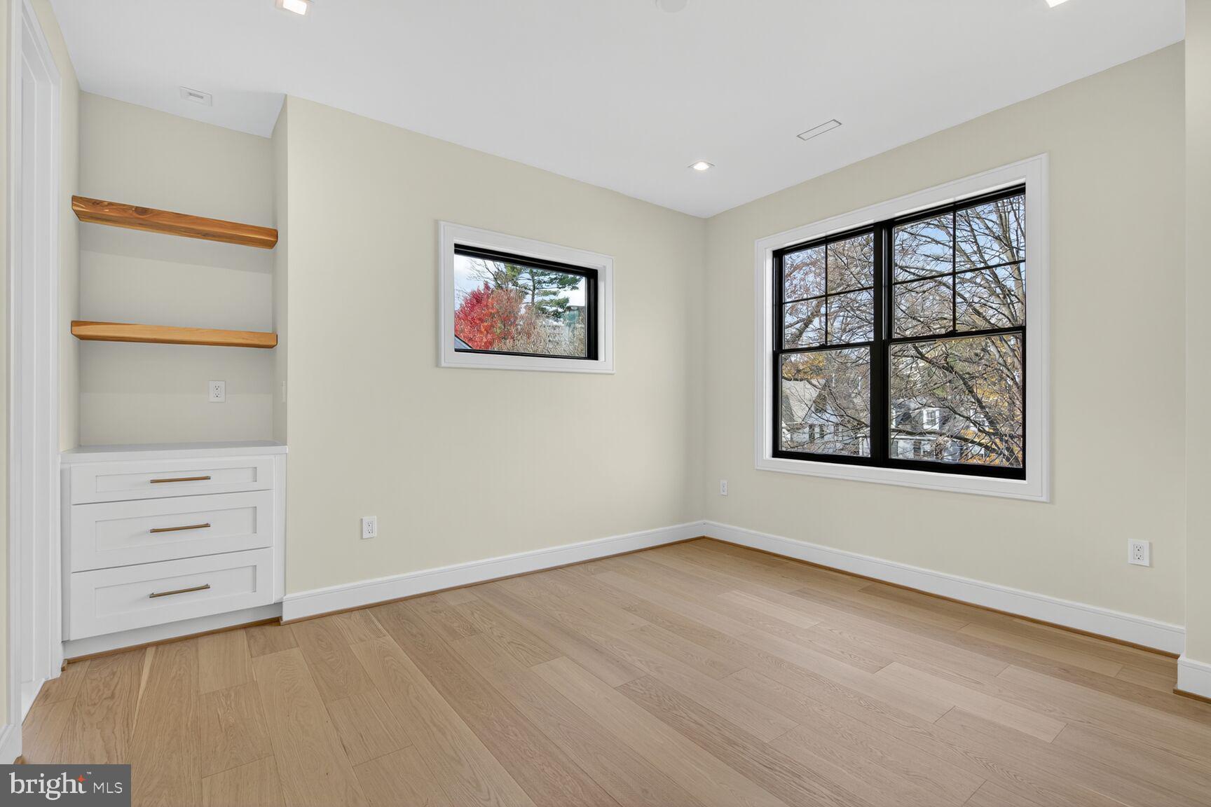 CHEVY CHASE VILLAGE - Residential