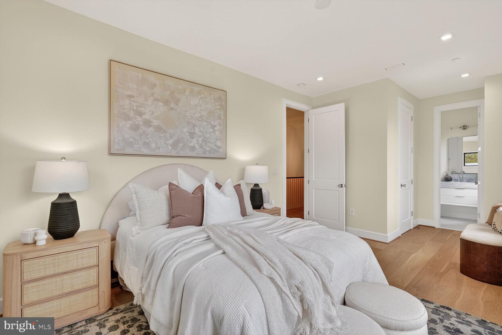 CHEVY CHASE VILLAGE - Residential