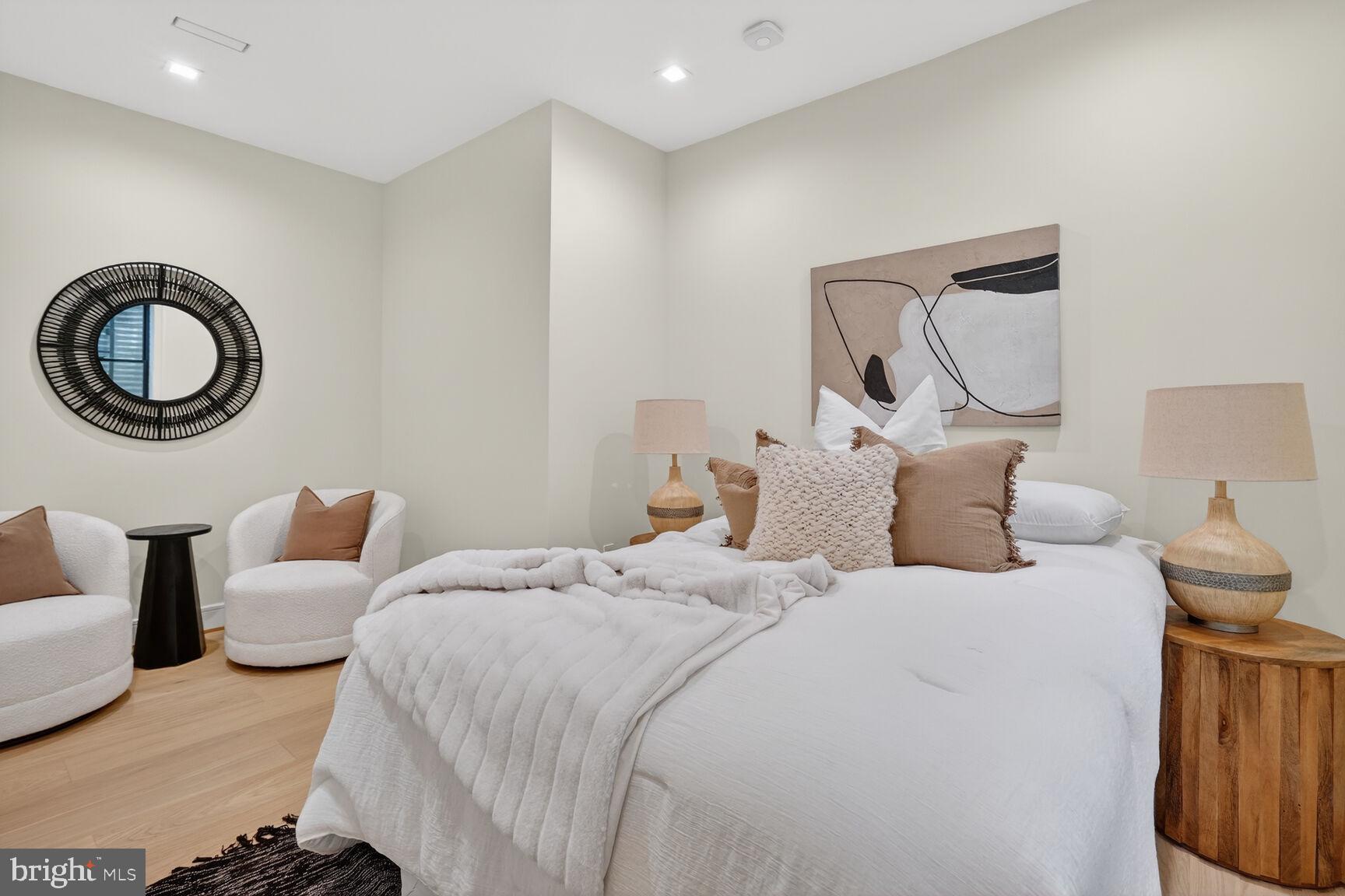 CHEVY CHASE VILLAGE - Residential