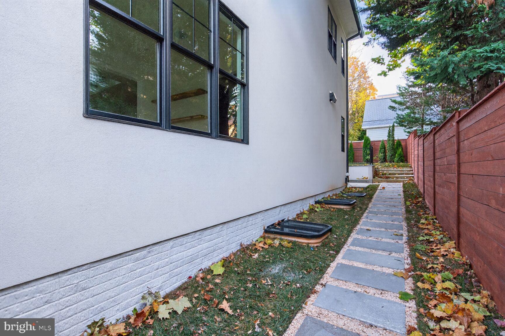 CHEVY CHASE VILLAGE - Residential