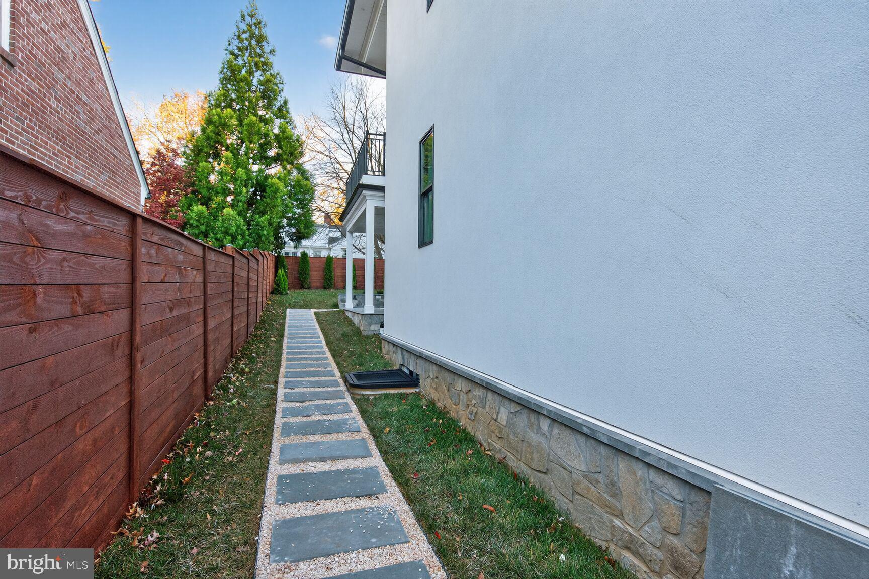 CHEVY CHASE VILLAGE - Residential