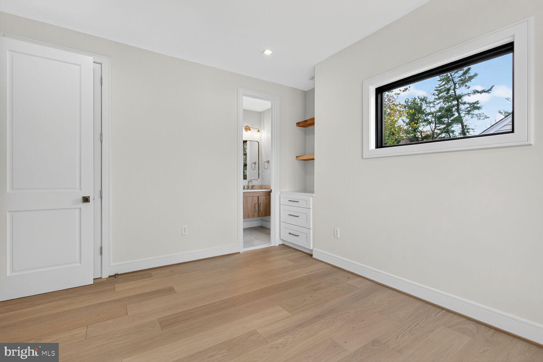 CHEVY CHASE VILLAGE - Residential