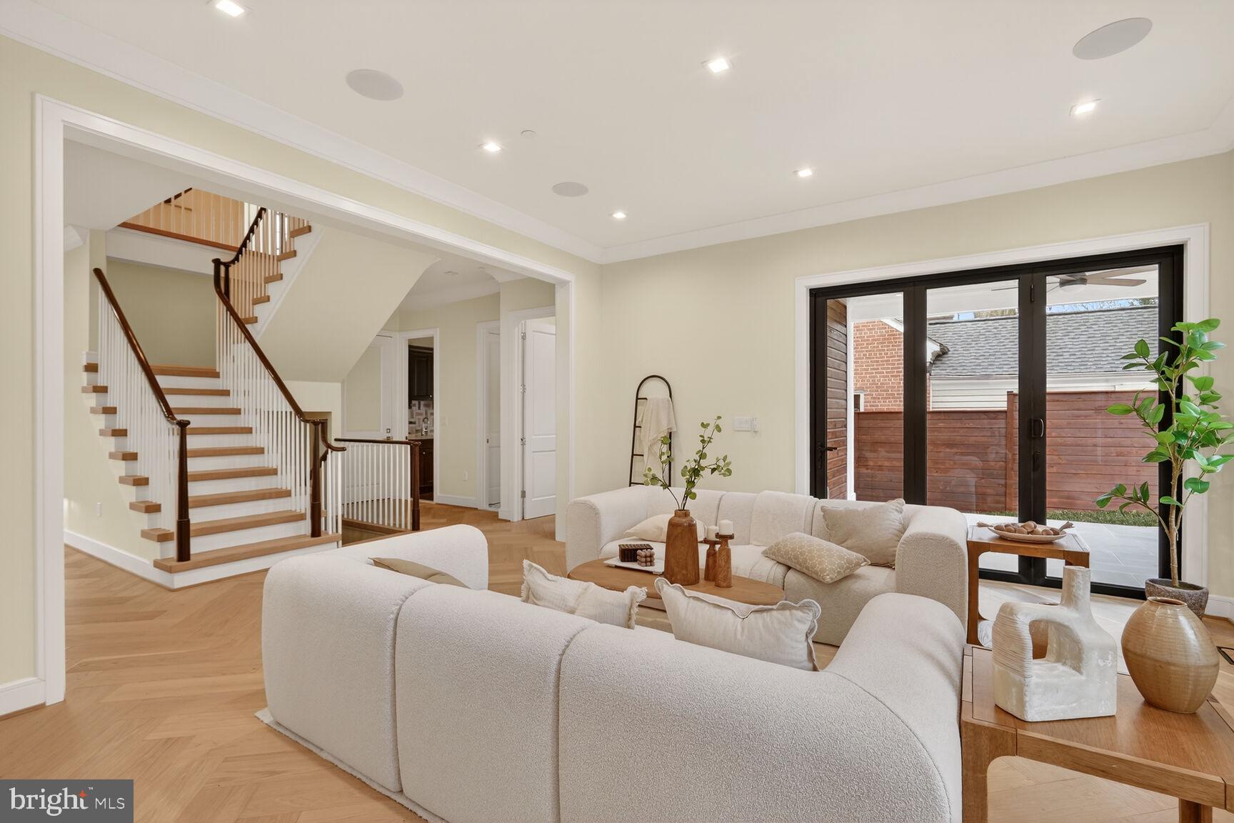 CHEVY CHASE VILLAGE - Residential