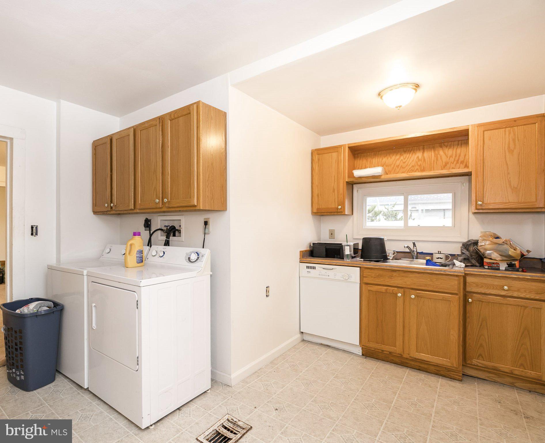 124 W MAIN STREET