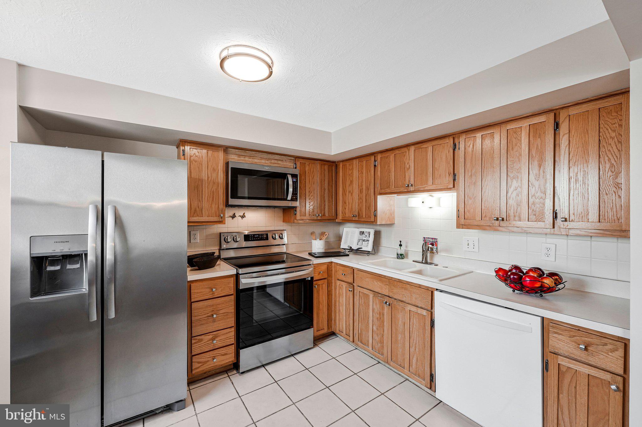 9920 OAKDALE WOODS COURT