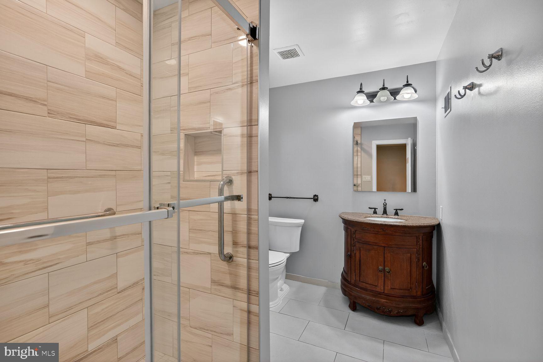REDLAND STATION - Residential