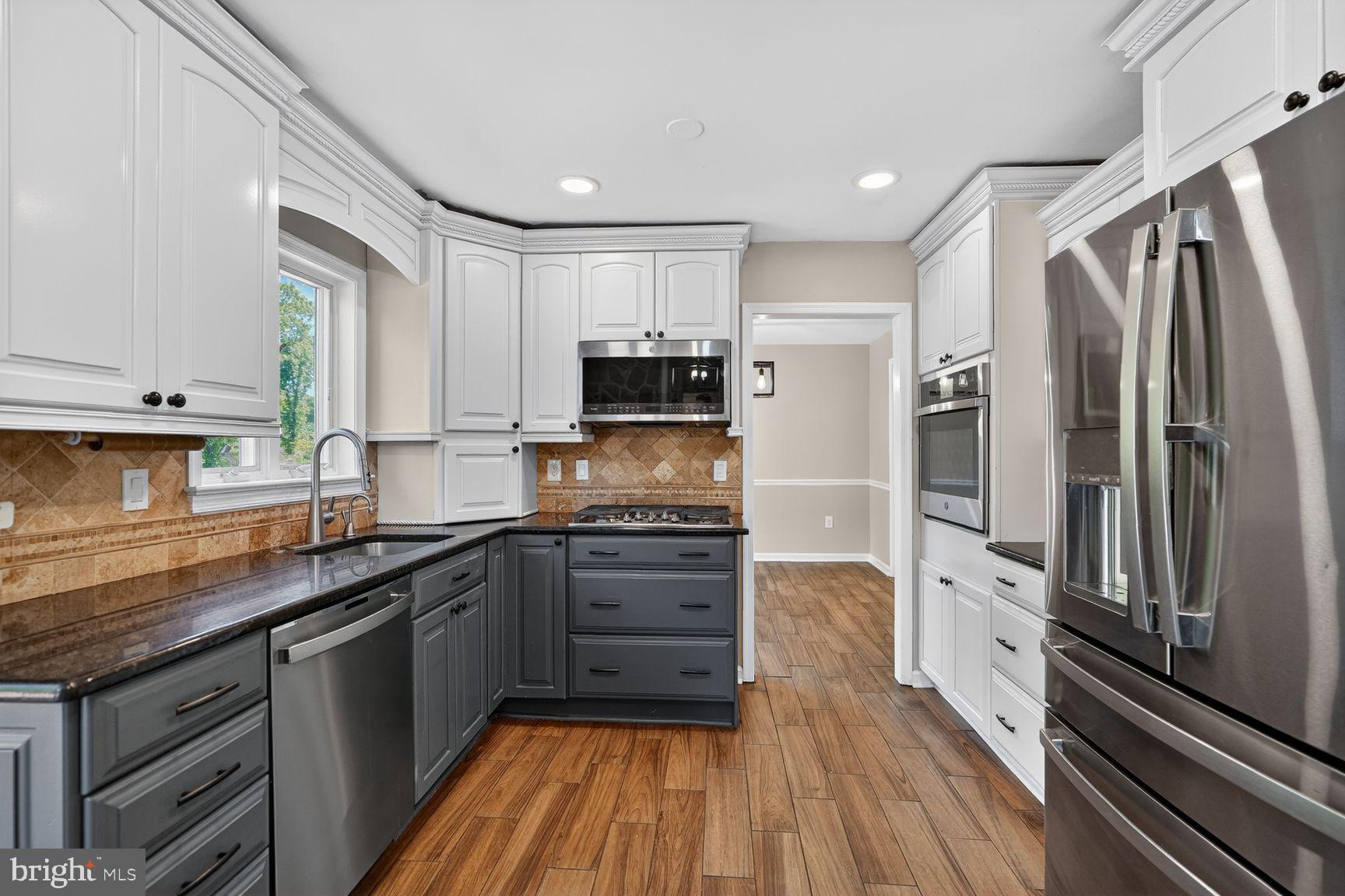 REDLAND STATION - Residential