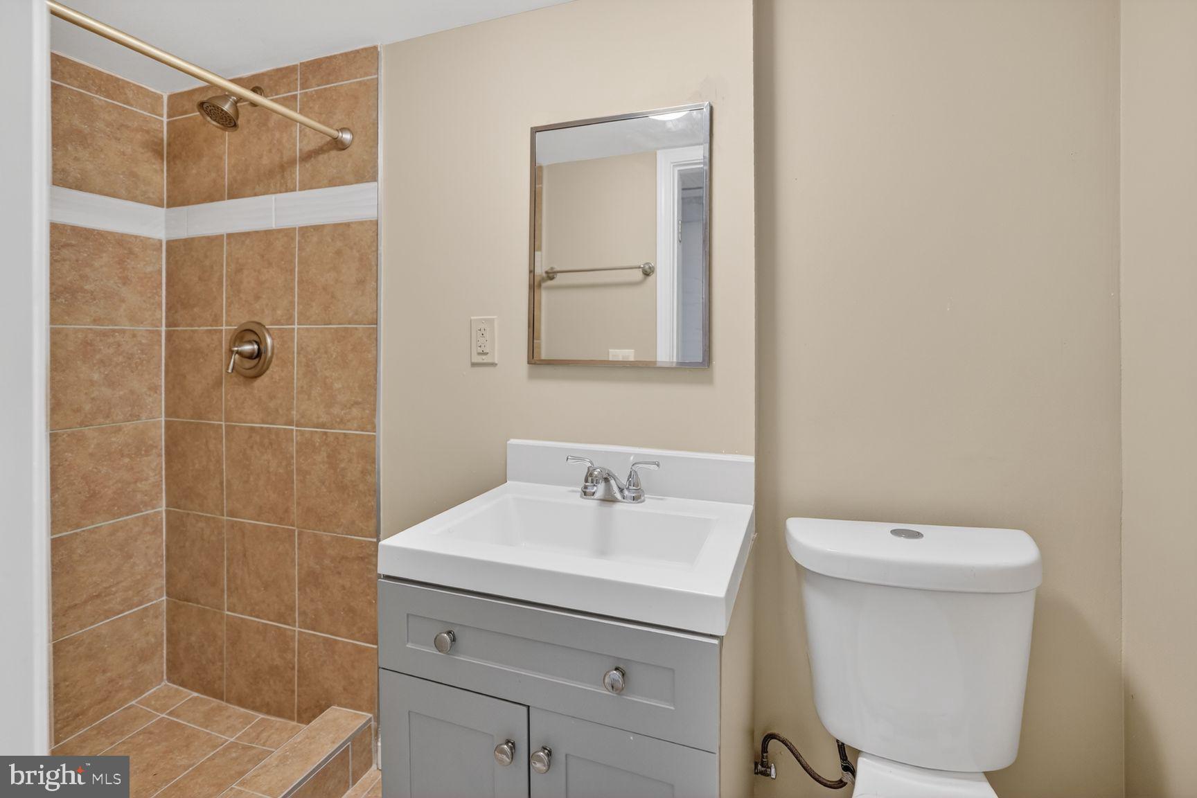REDLAND STATION - Residential
