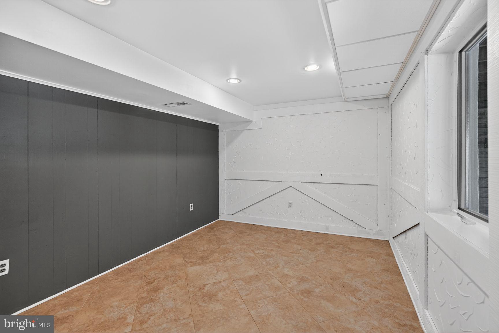 REDLAND STATION - Residential