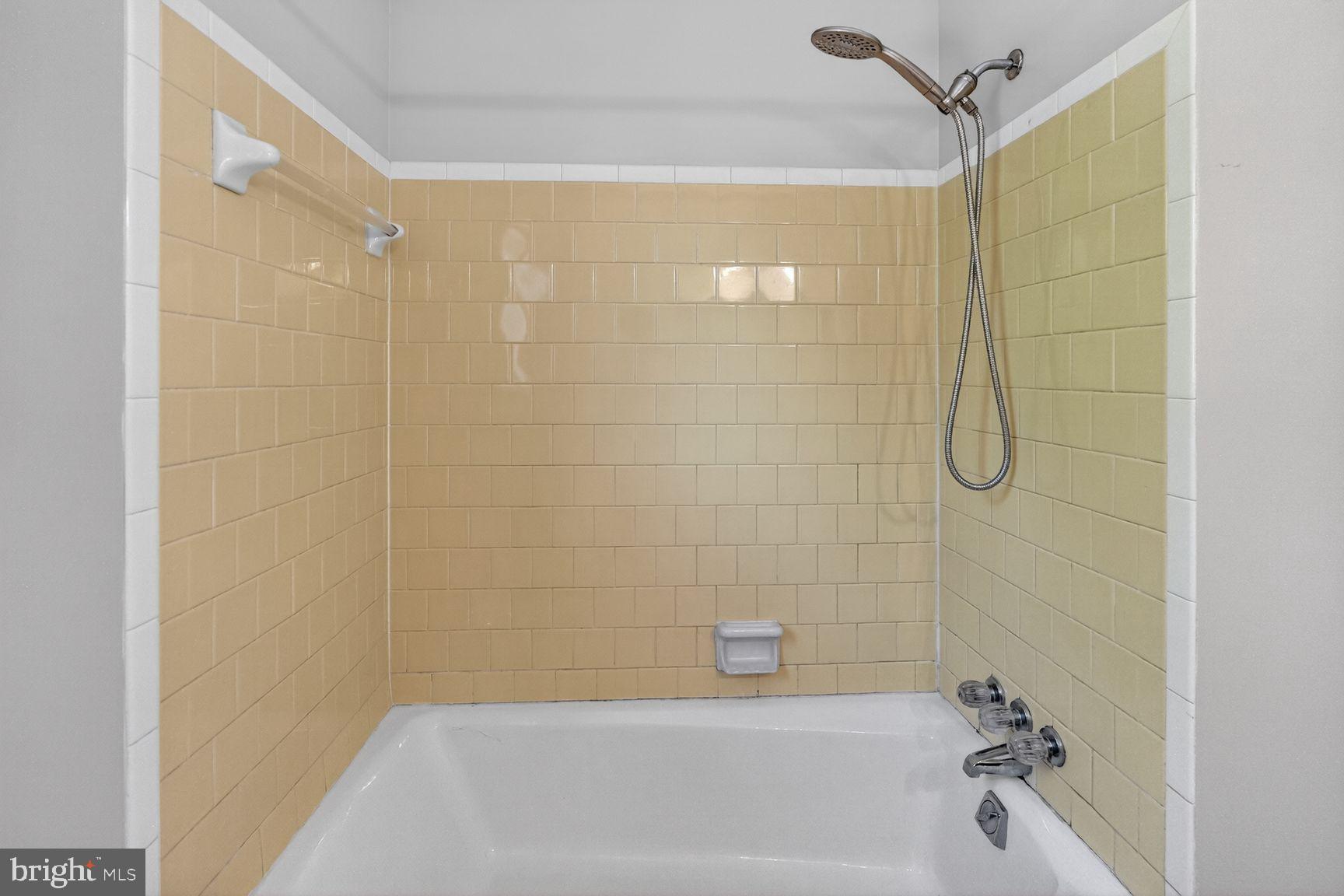 REDLAND STATION - Residential