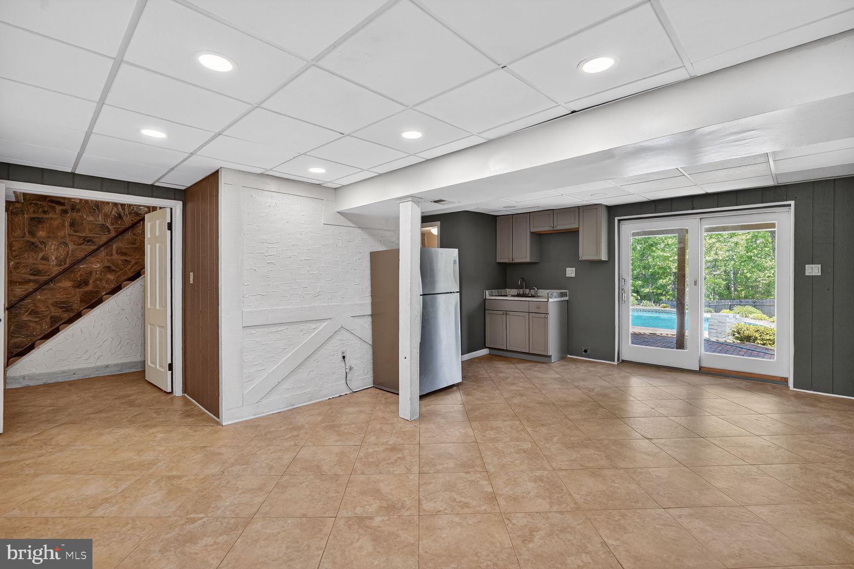 REDLAND STATION - Residential
