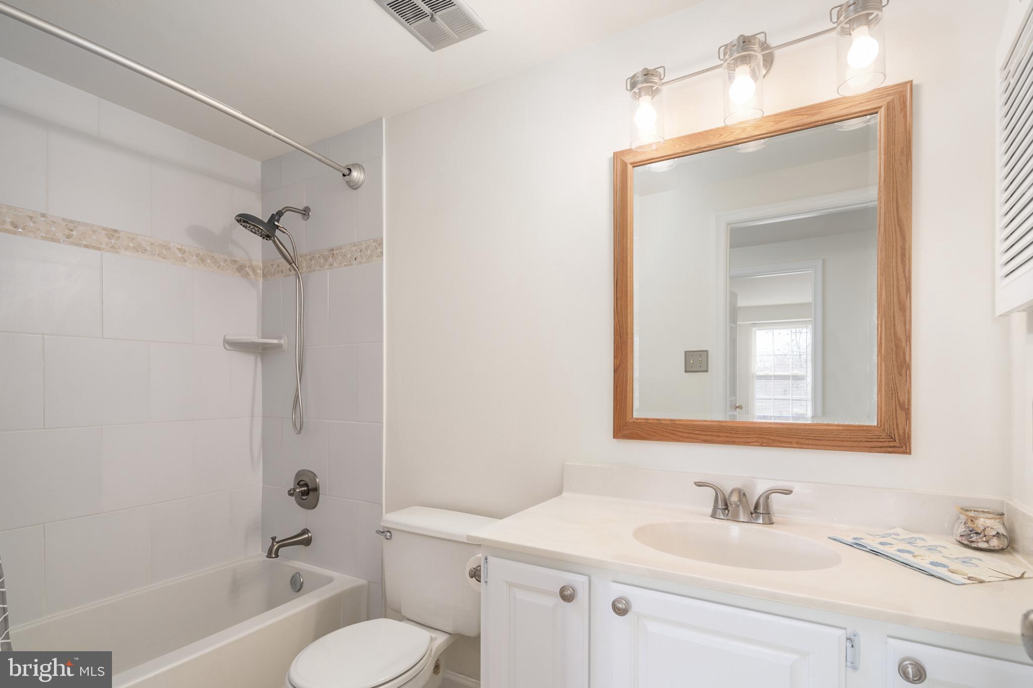 LAKE RIDGE - BRIDGEPOINT - Residential