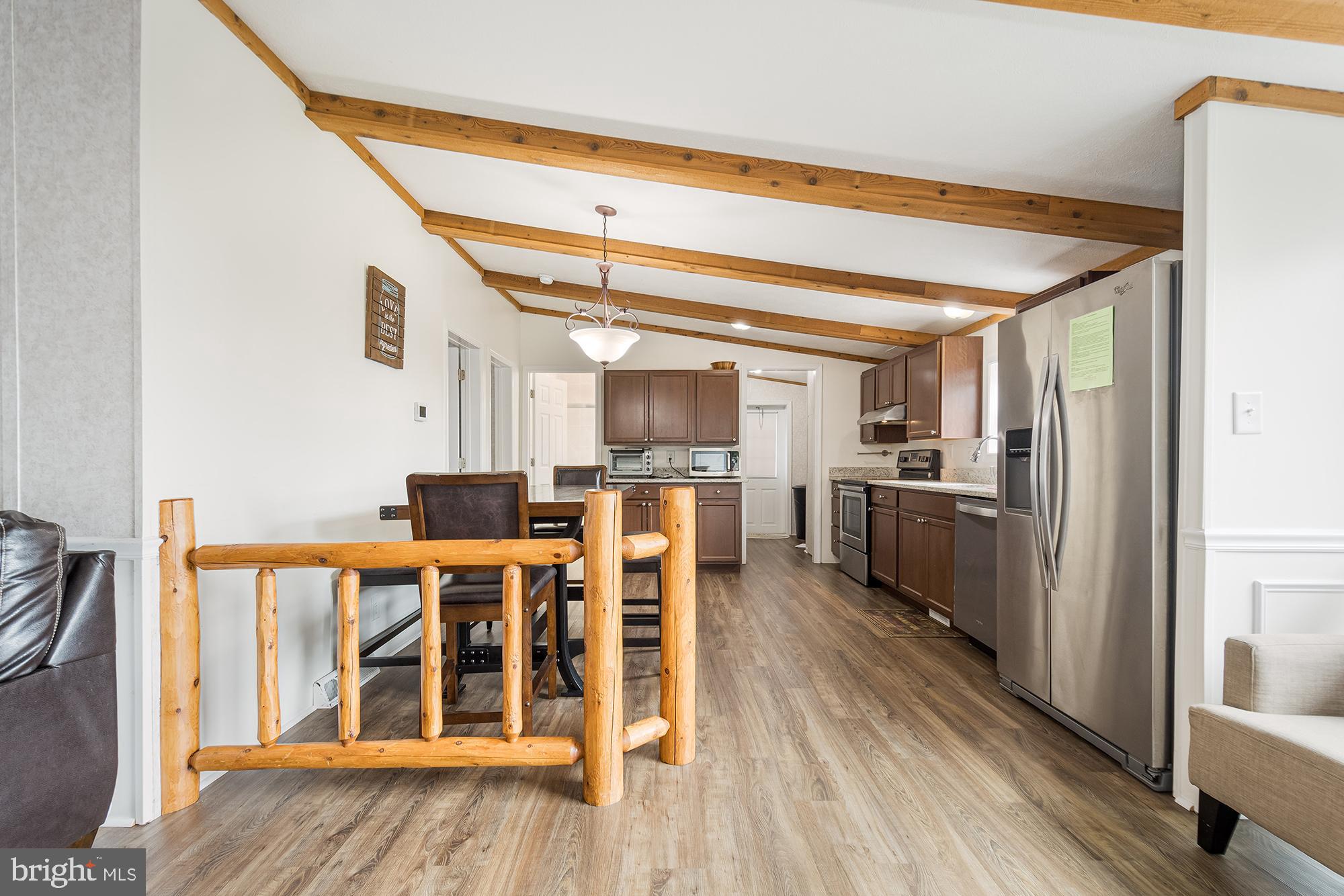 PARADISE POINT - Residential