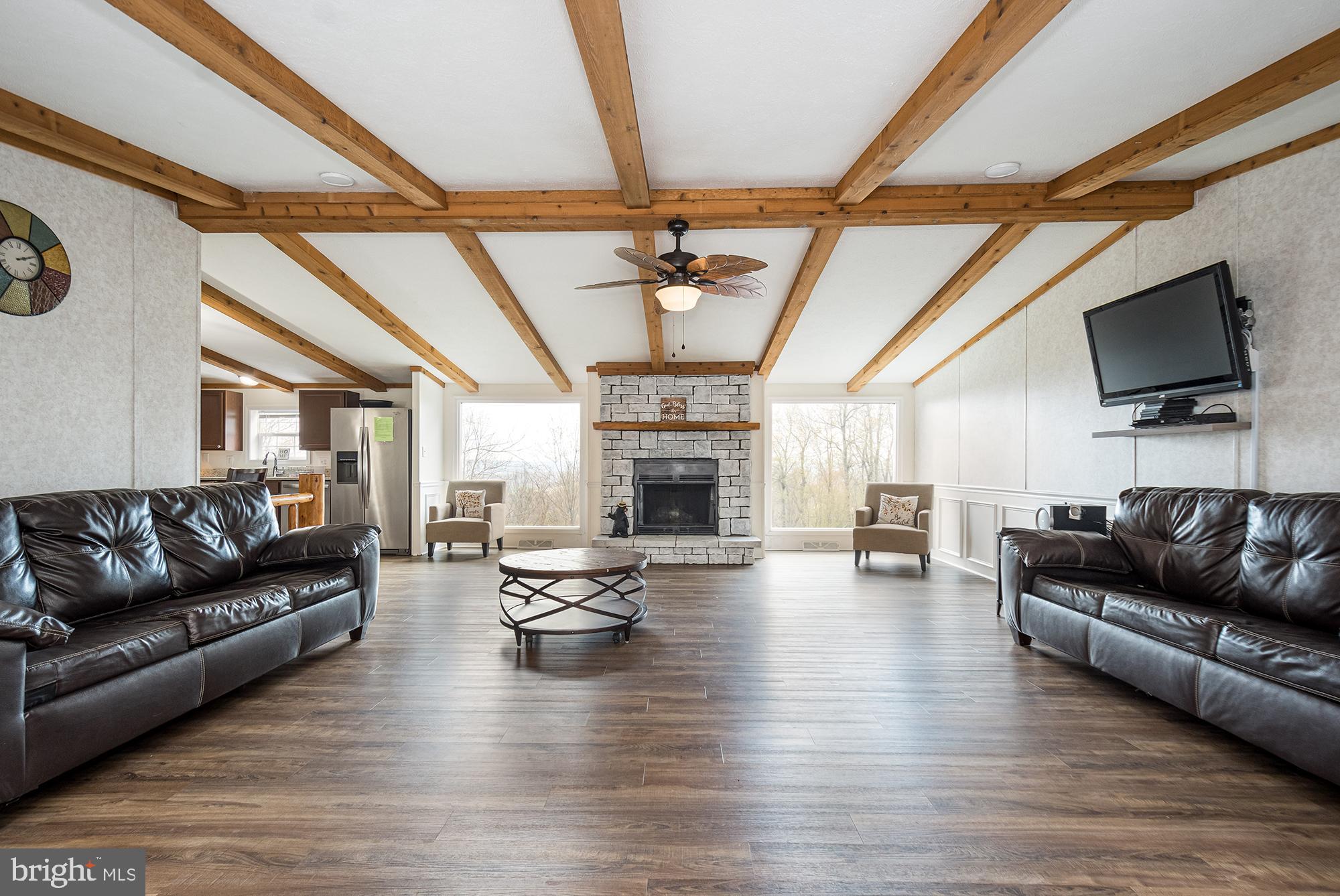 PARADISE POINT - Residential