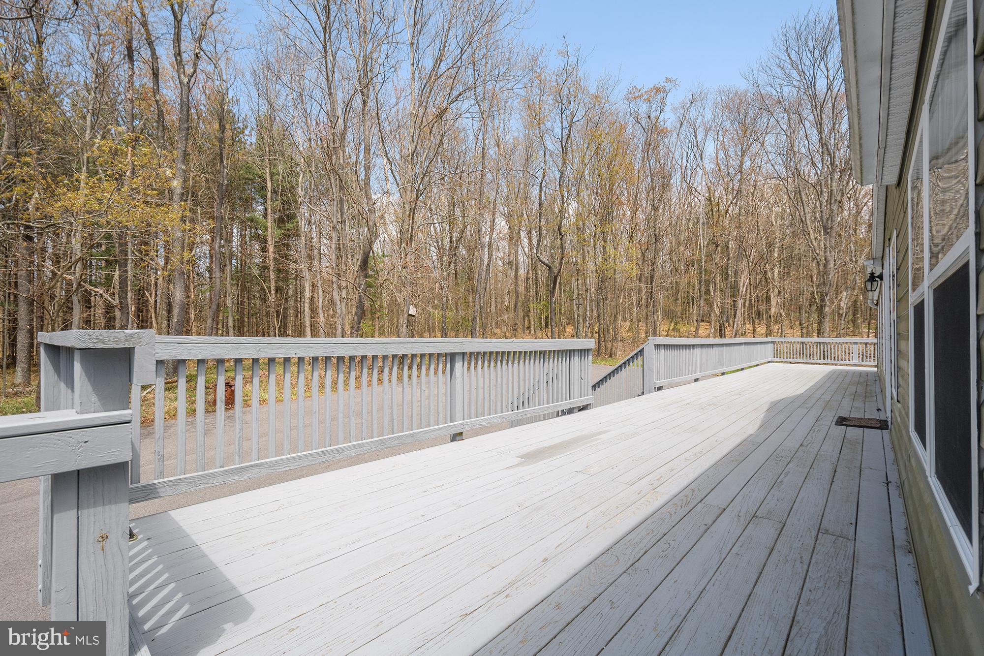 PARADISE POINT - Residential